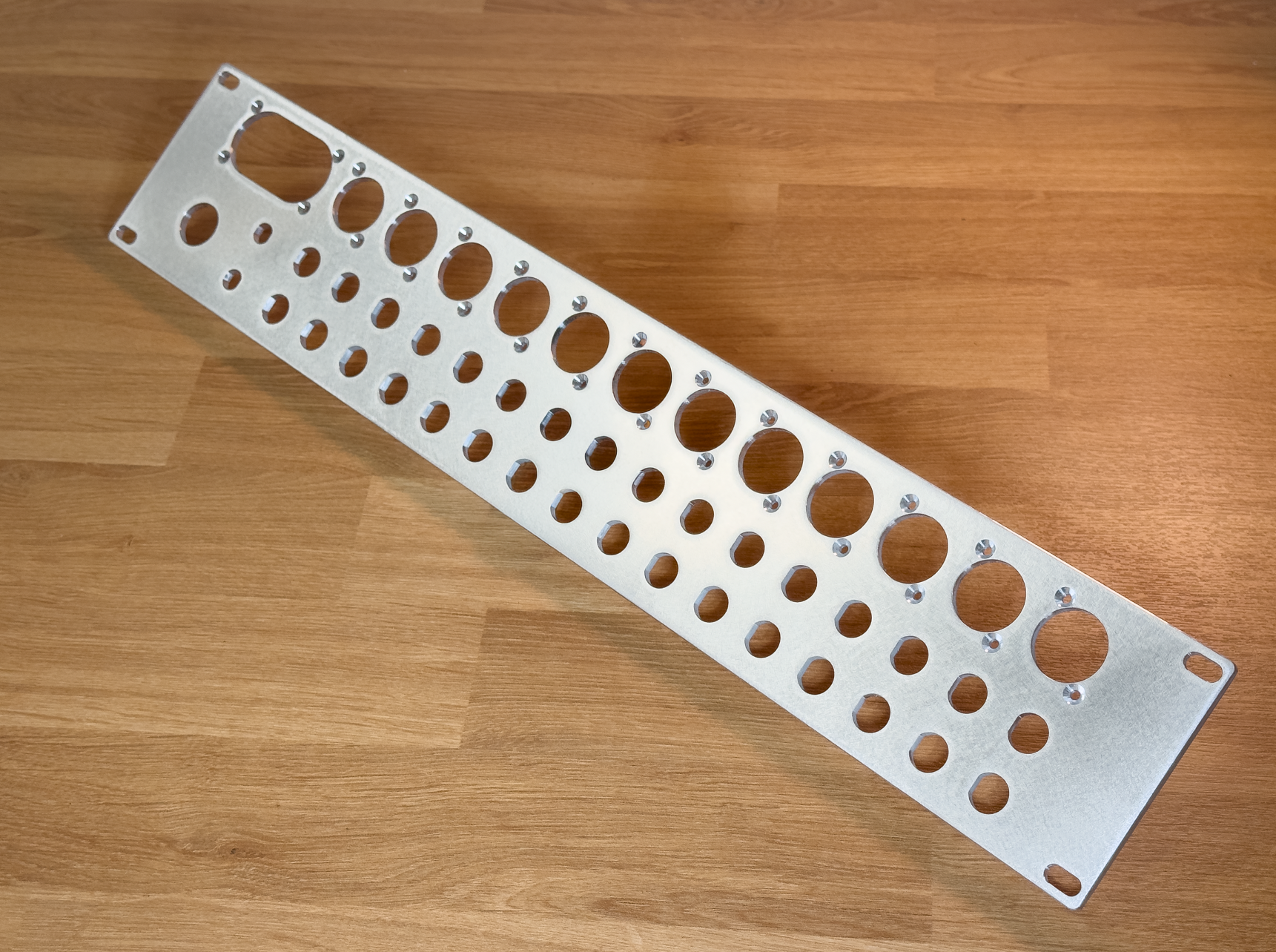 Material: 6082T6 Aluminium // Finish: Bead blasted