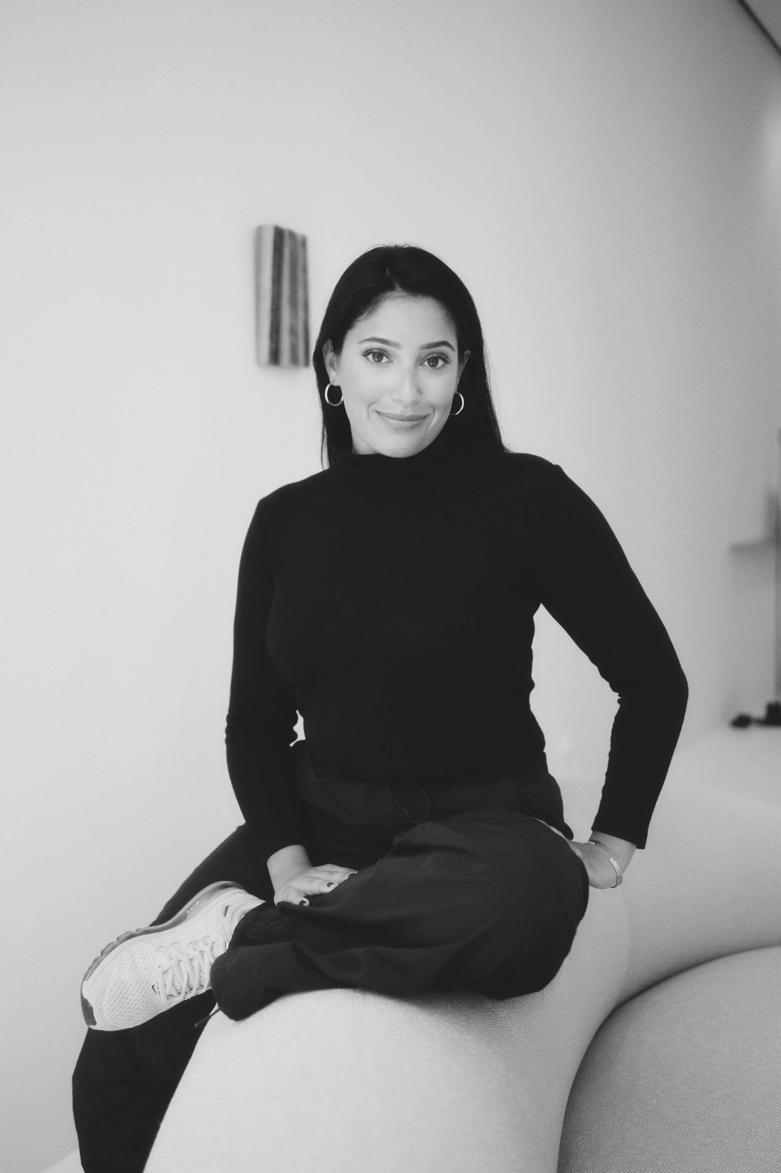 Seyma Artist im Chi Chi Club in Hamburg. Expertin für Microblading, Sommersprossen Tattoos und Brow und Lash lift.