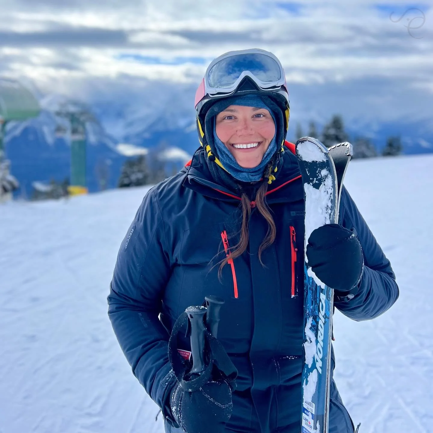 ☕️ FILL YOUR CUP UP!

Last night, after my last yoga class, my sister told me I looked happy. I paused for a second, and even though I have a lingering cold from the dry Arctic I keep returning to, I was tired, and I hadn&rsquo;t even had supper yet&