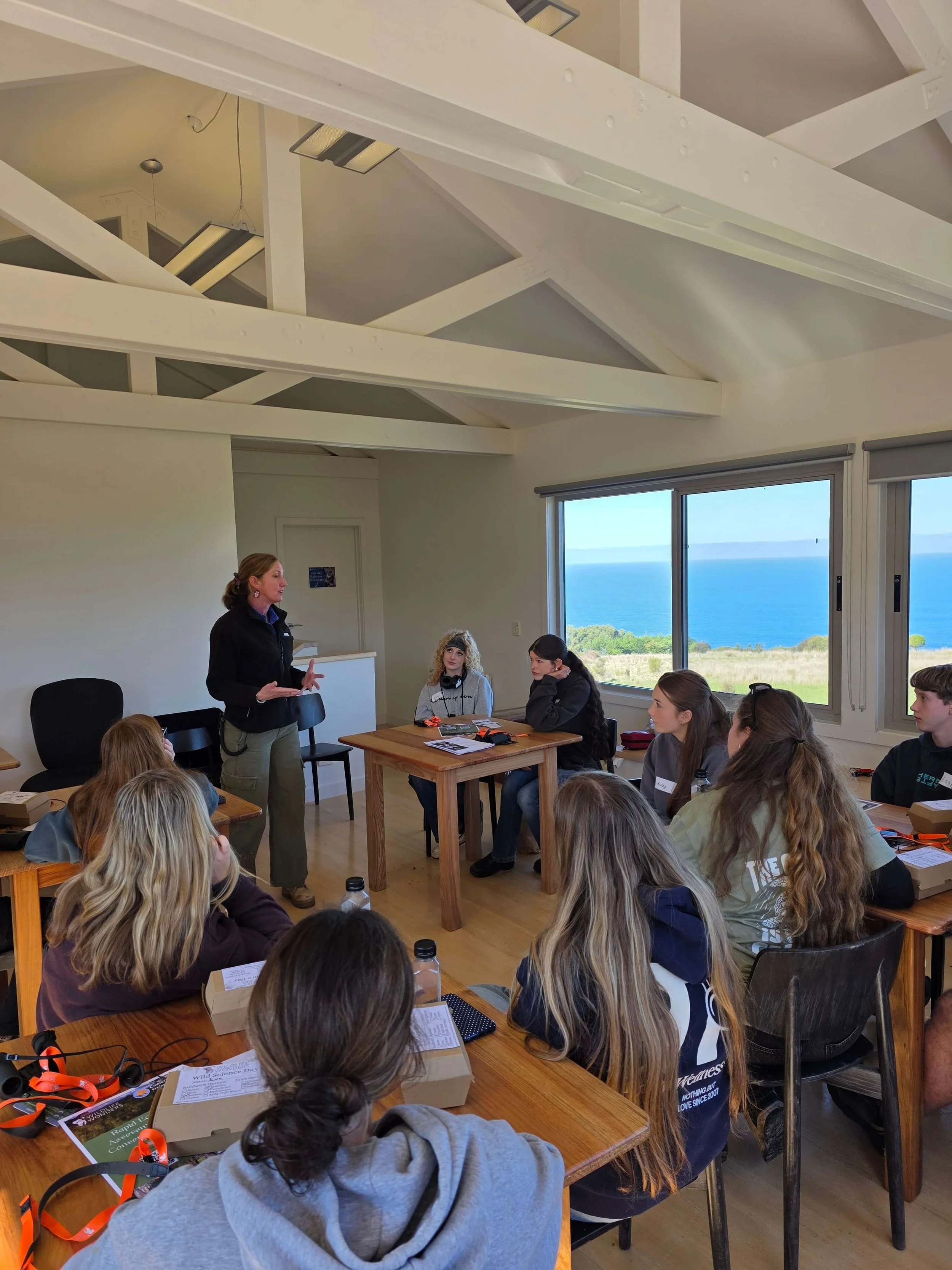 Students learning - Wild Science Experience at Wildlife Wonders.jpg