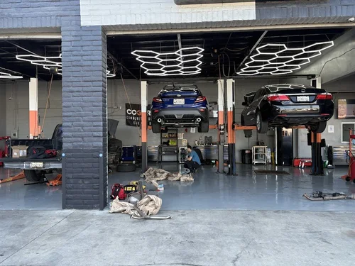 Car Lift Rental & DIY Auto Garage in Los Angeles