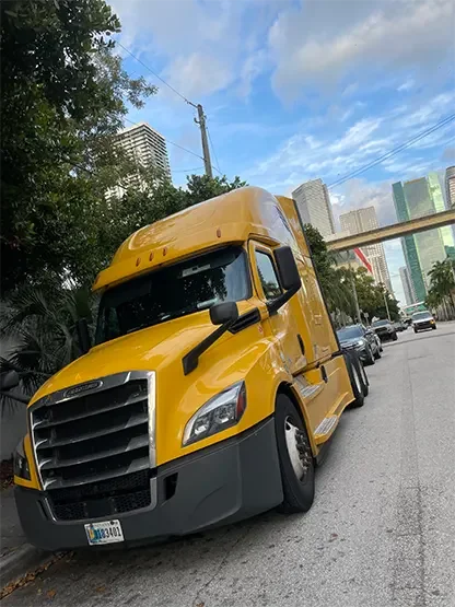 freightliner-yellow-used.webp