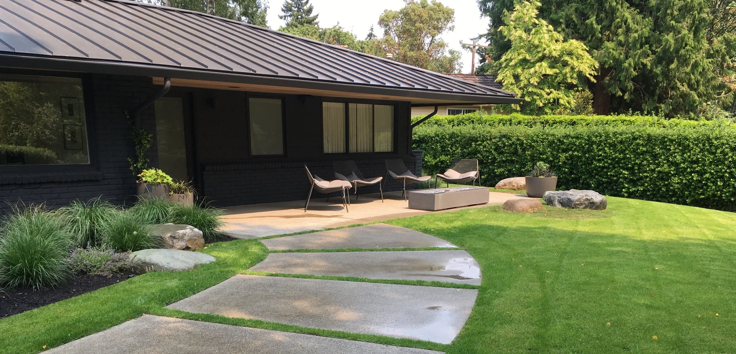 Entry walk and fire pit seating area — Mercer Island