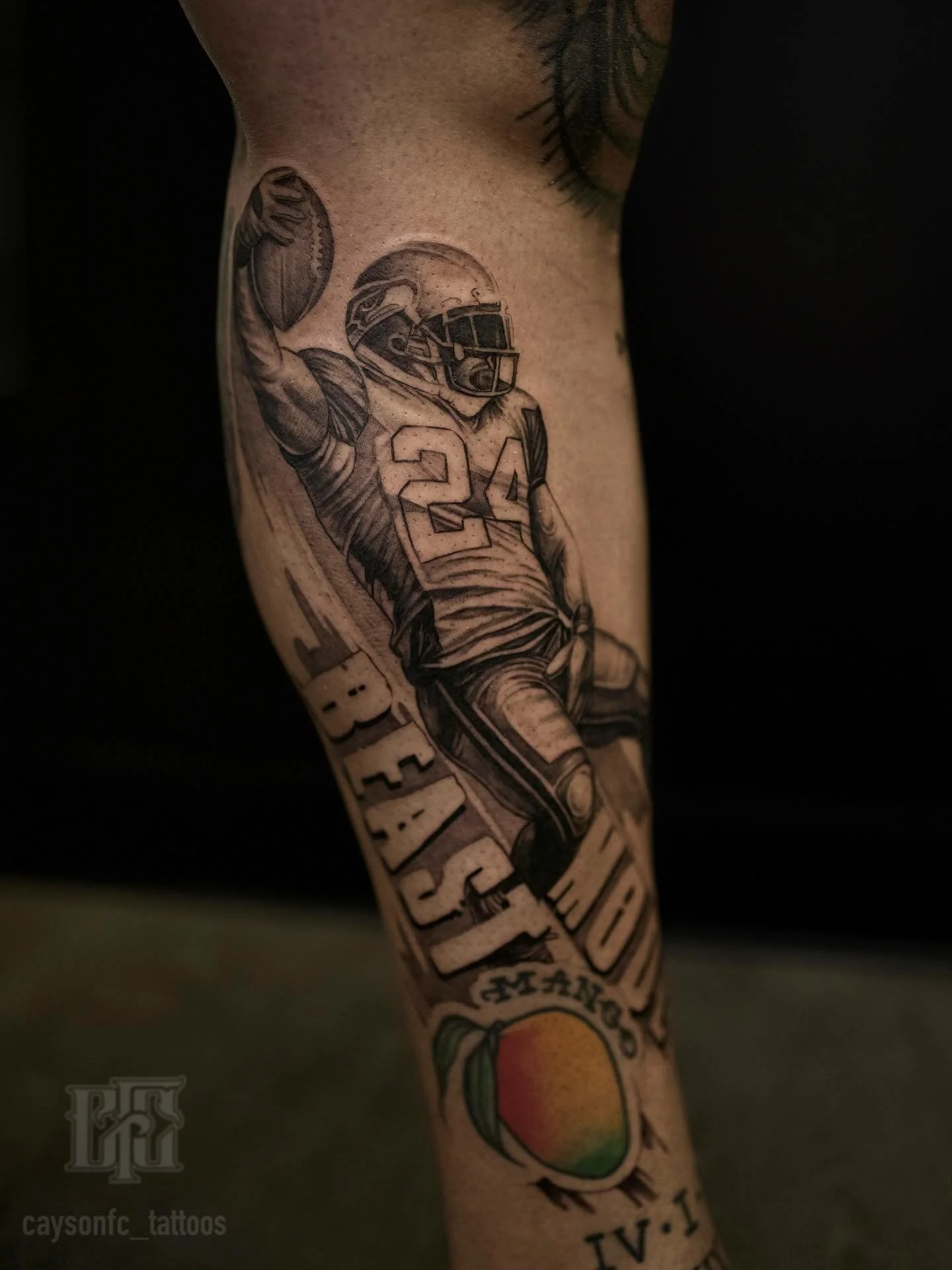 Marshawn Lynch Beast Quake tribute🏈

Work in progress 

#marshawnlynch #marshawnlynchtattoo #seahawks #seahawkstattoo #nfltattoo #footballtattoo #beastquake #beastmode #beastmodetattoo #seattle #seattletattoo #seattletattooartist #auburn #auburntatt