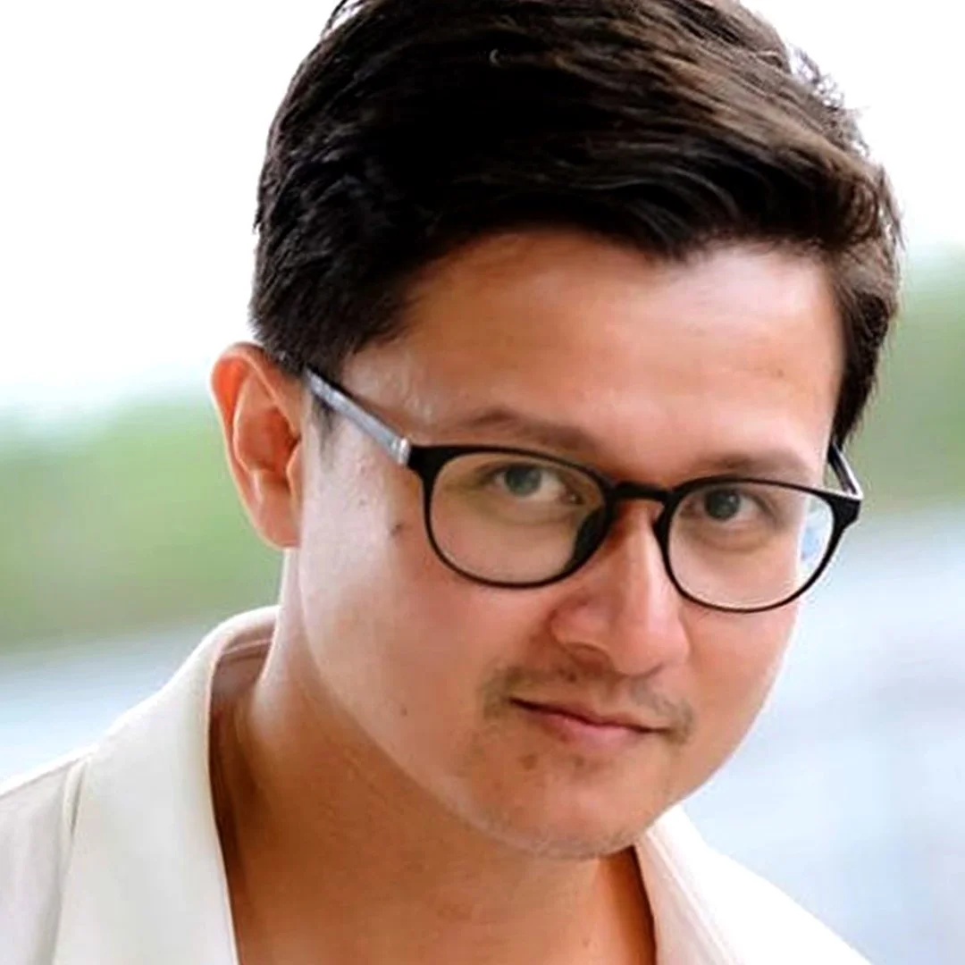 TONY COOIMAN
MARKETING DIRECTOR
Tony is a marketing director and filmmaker that operates as a NED and advisor for bkk UNZINE. He oversees branding and general marketing initiatives.