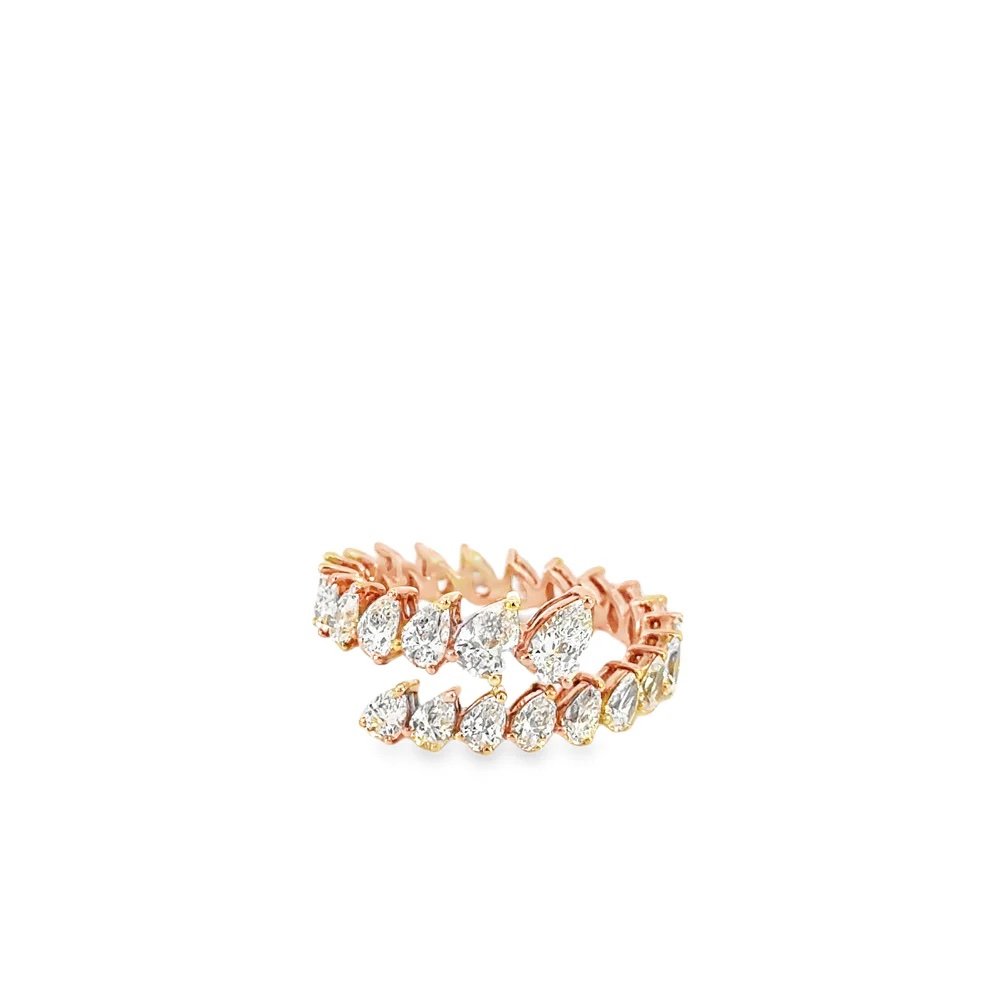 Pear cut graduated wrap ring