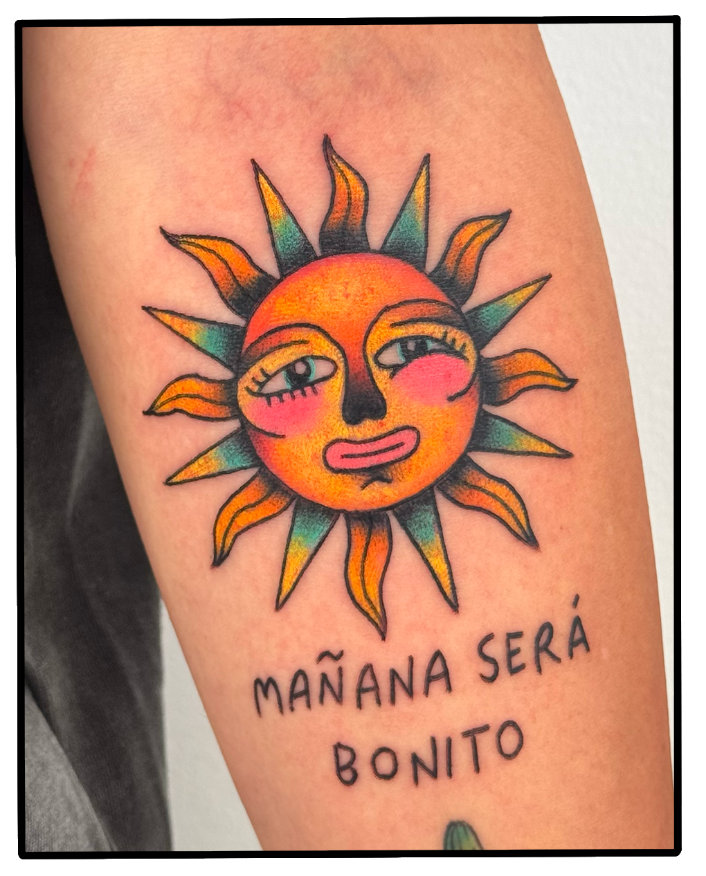 Colorful sun with a face, winking and smiling, with a Spanish phrase "Mañana será bonito" underneath.