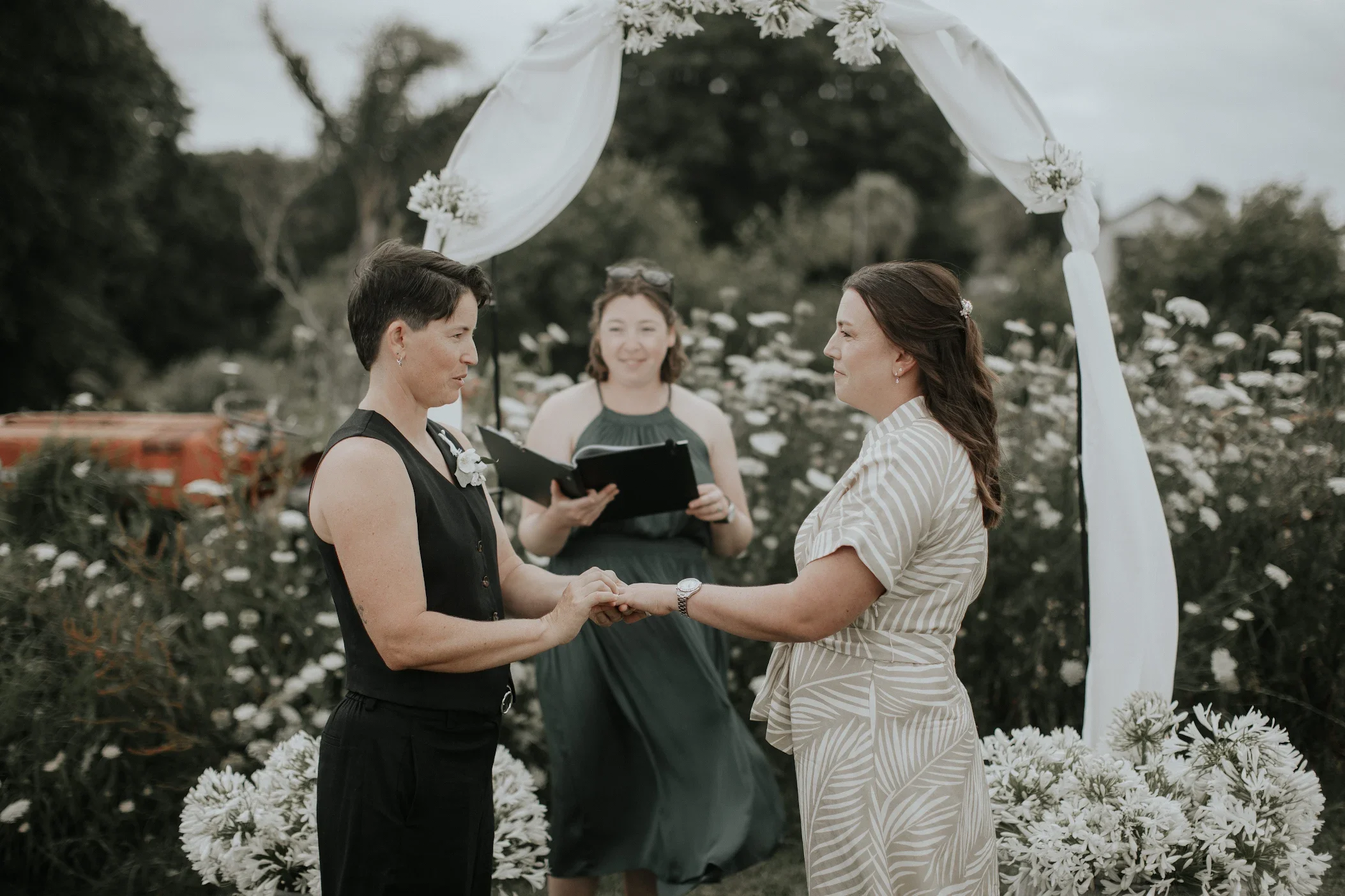Marriage Celebrant for weddings in Auckland