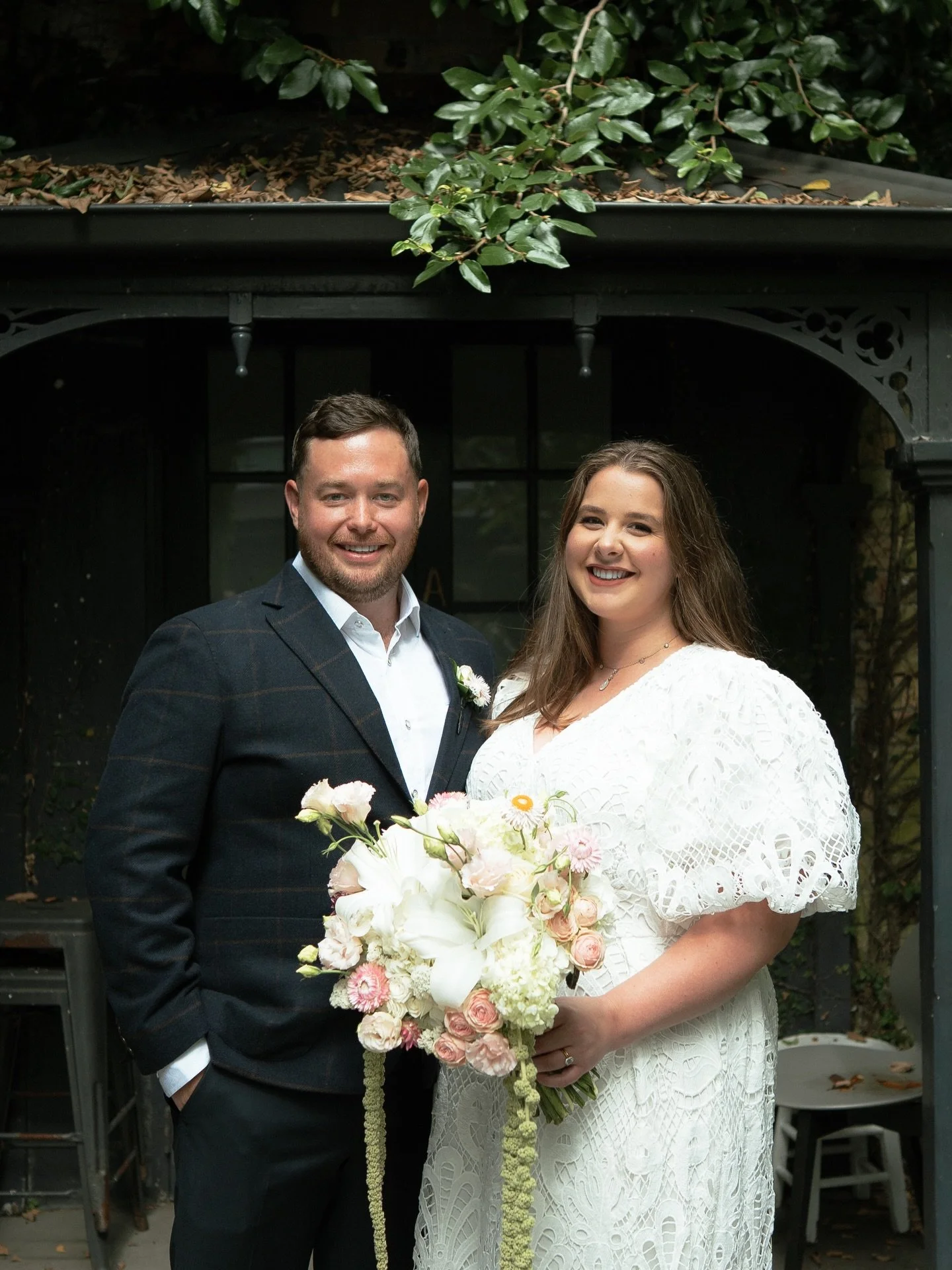 ✨Sophie &amp; Hamish looking absolutely gorgeous at their intimate inner city wedding. 🤍 Just their closest family for their ceremony &amp; dinner, with a big party the following day! 🍾🪩 
Some truly fabulous jokes and anecdotes in this ceremony- i