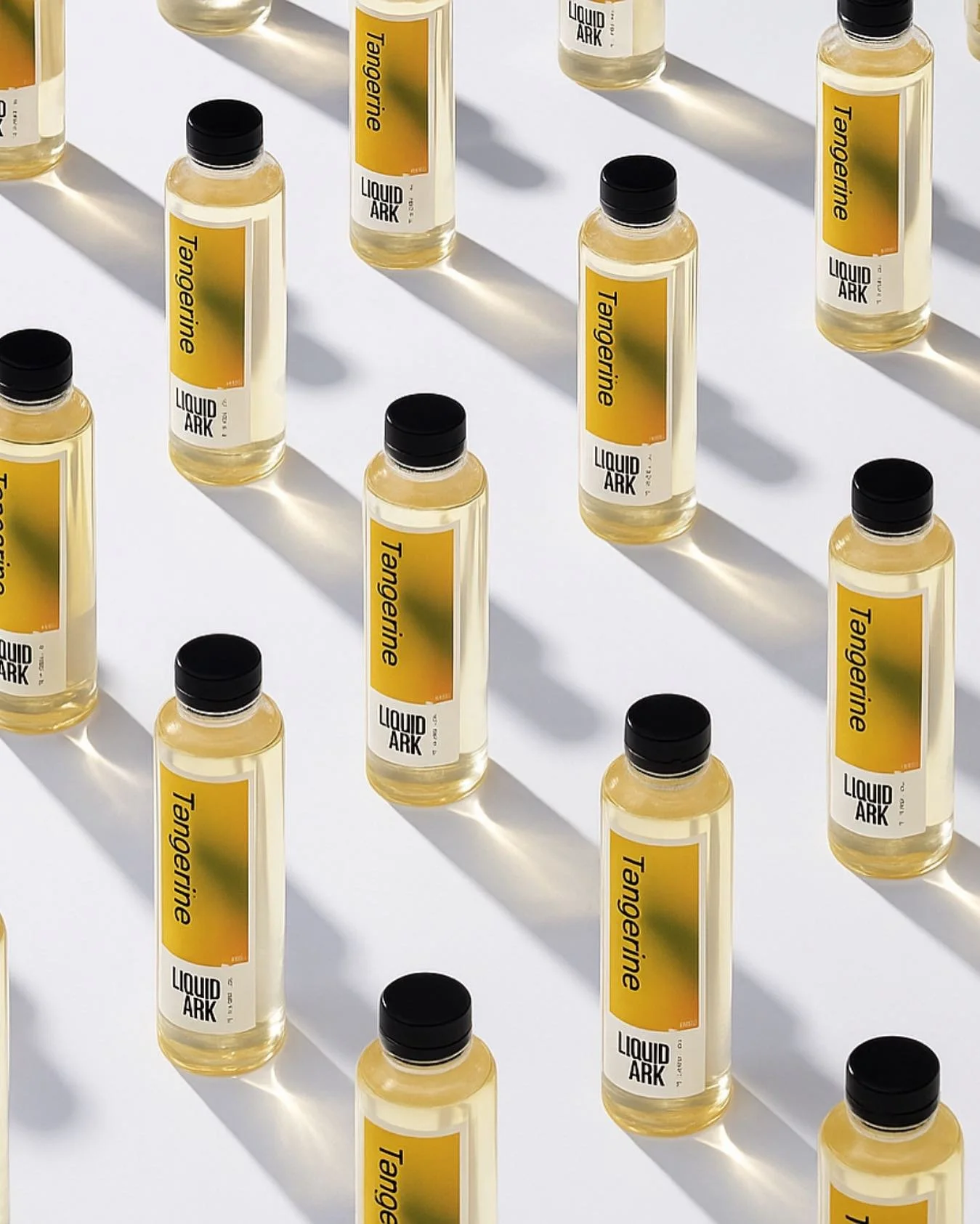🍊 Bright Idea, Bottled 🍊
 閃耀登場 🧡快來嚐鮮一下。
到 7/31 (明天）為止新品 9 折優惠喔！

Zesty, golden, and crystal-clear &mdash; our Tangerine essence captures the moment where brightness meets balance. A little burst of sunshine, ready to spark your next creation.  椪柑的