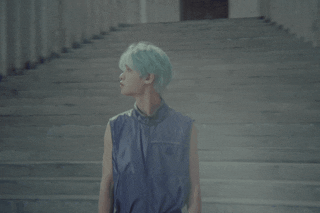 Moncler-DC HEVC 2.gif