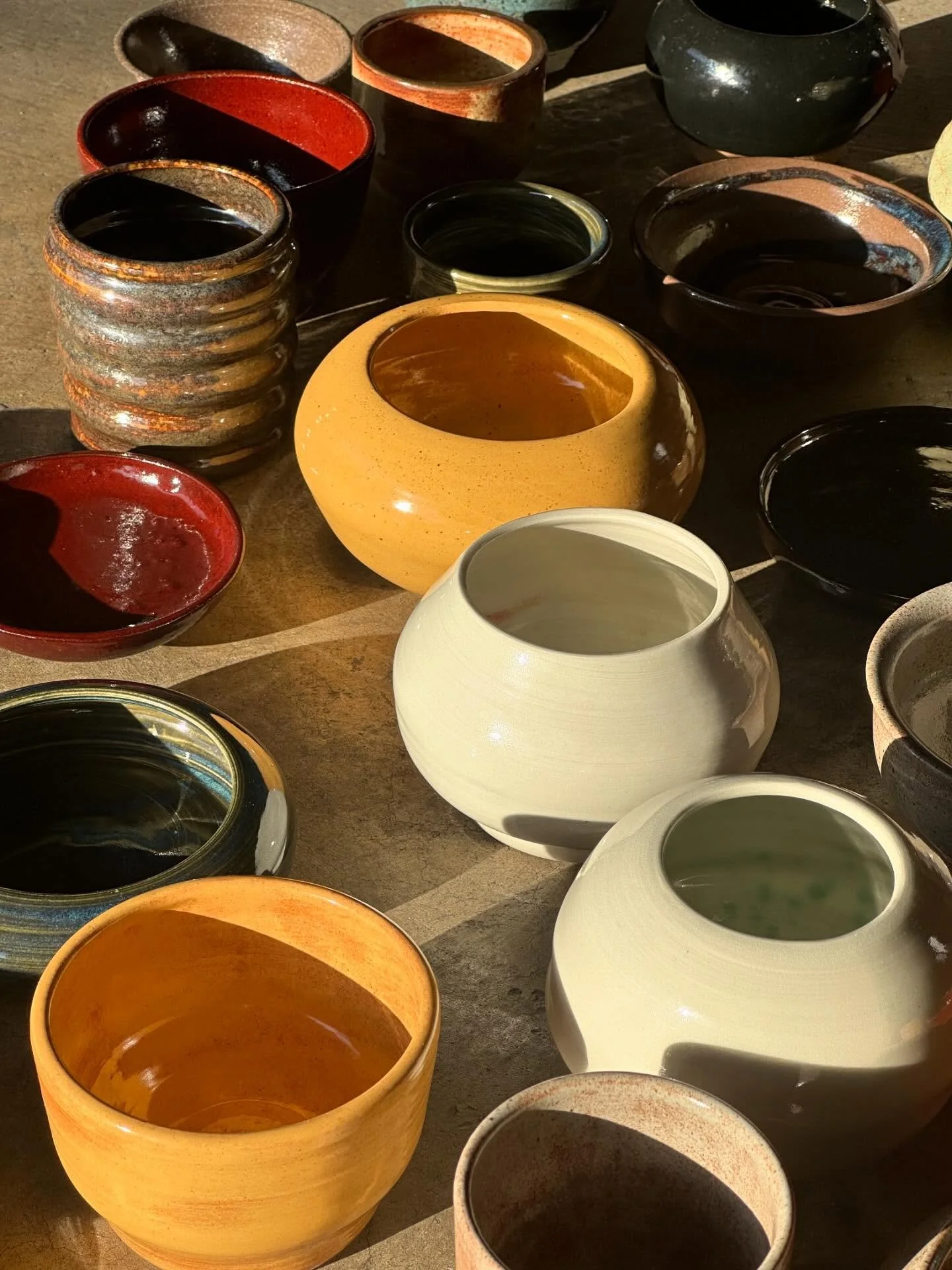 and this little piggy is going to the market 

#socal #ceramics #makersmarket #glaze #cone5 #lagunaclay #aardvarkclay