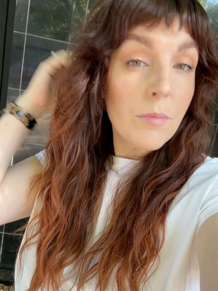 Sun-kissed, lived-in, and completely customized. ☀️✨

@ckah_scissorhands recently used a technique we learned from @jodiepalmer.hair called Hair Tan on @_the_ashdoeshair , and the results are everything we love about effortless, natural-looking color