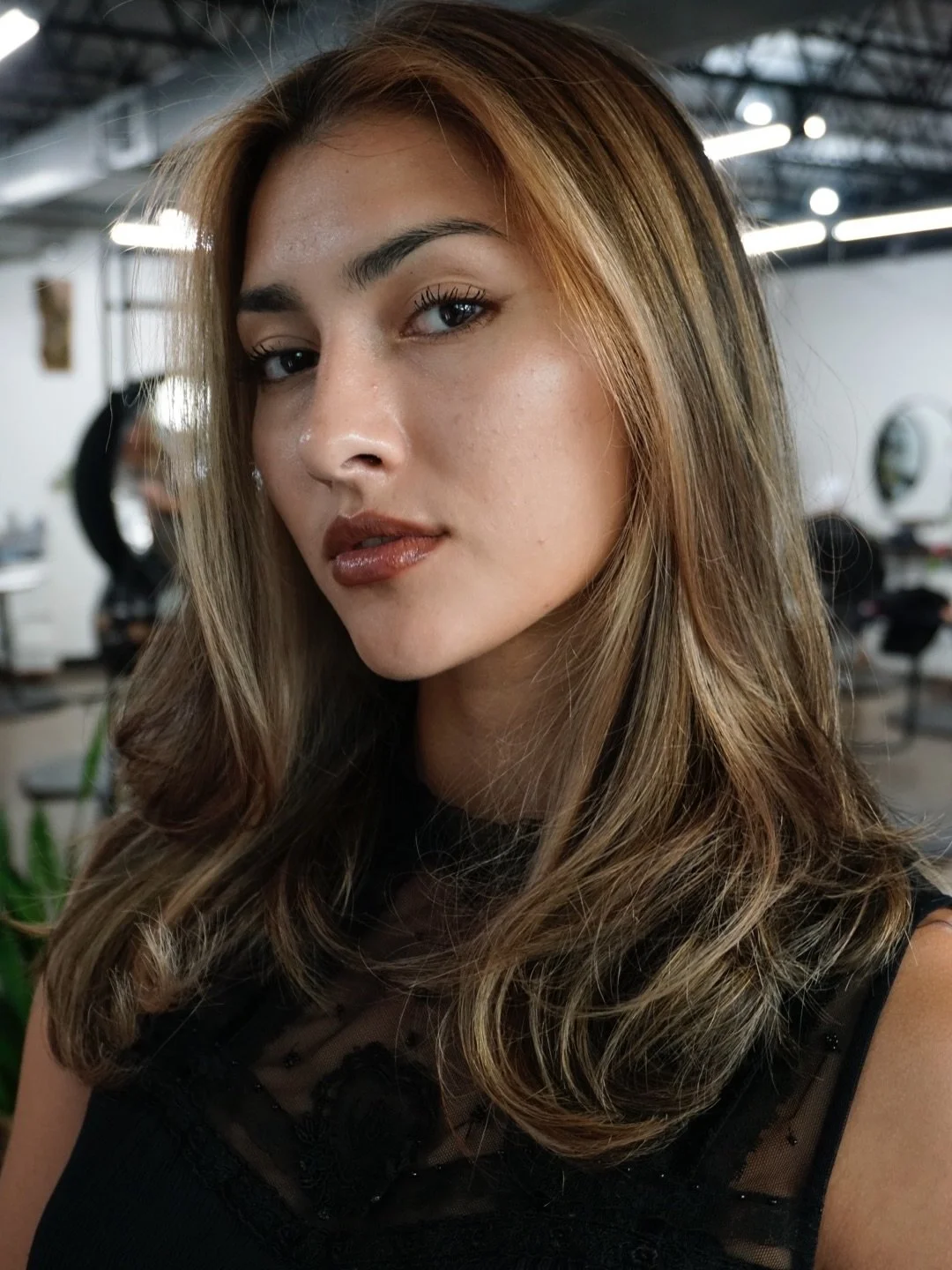 Oh hi there gorgeous 
You just found your new salon home. To make it official use the link in our bio to book your next appointment.