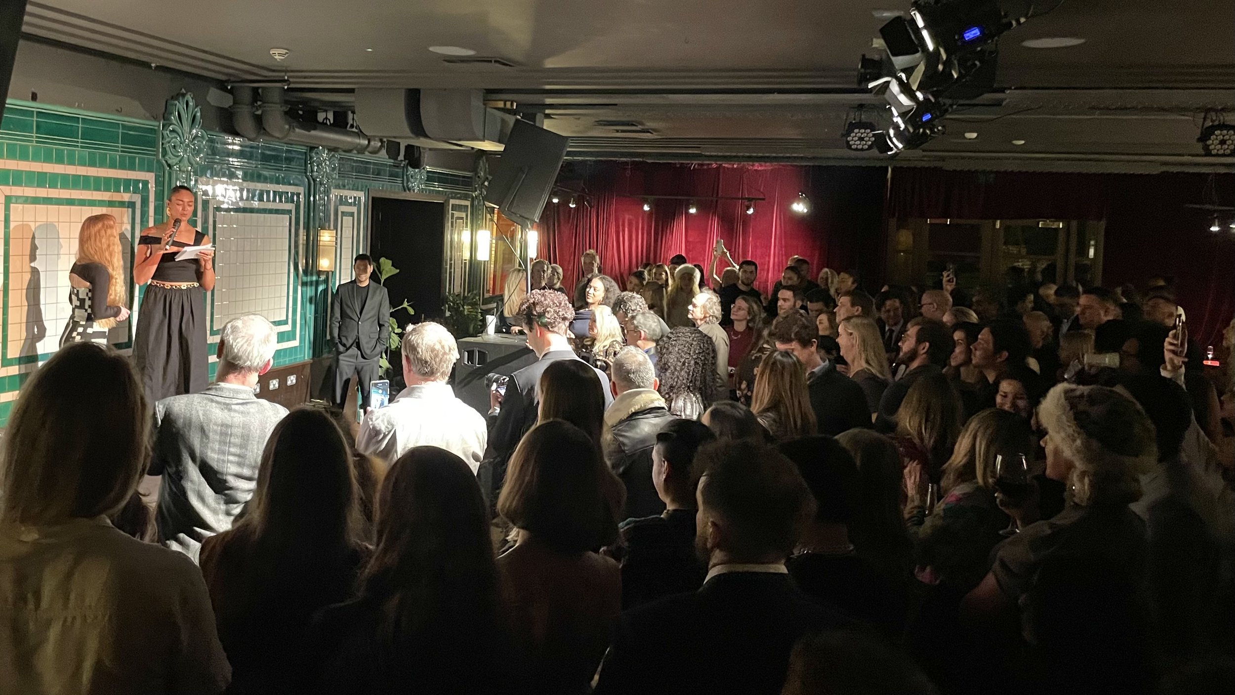 Ellie Damant speaks to the crowd as she is announced as Winner of The Dubel Art Prize Emerging Artist Of The Year 2025/26 on 10 February 2026, at 194 Piccadilly, London.