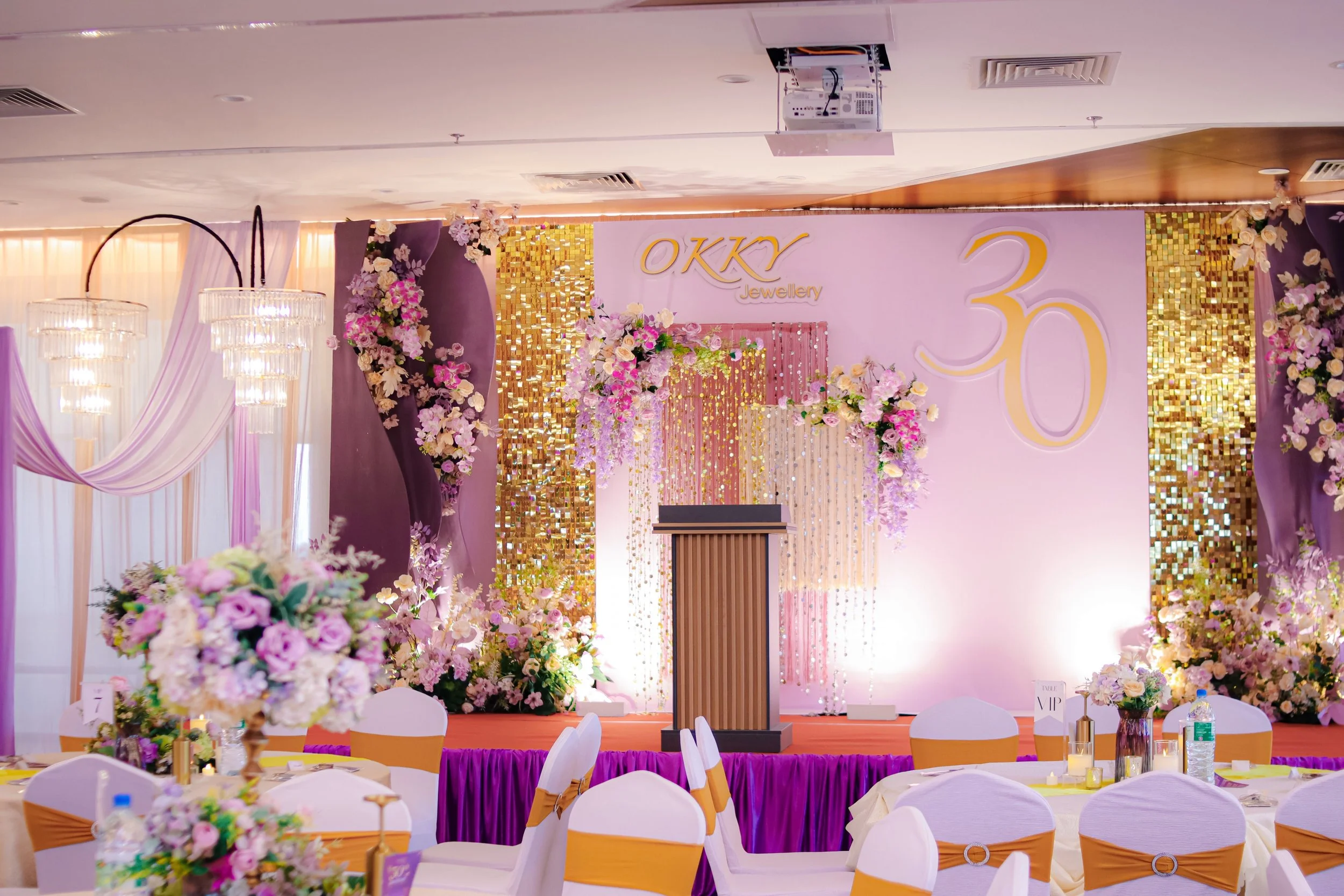 Stage (2).jpg