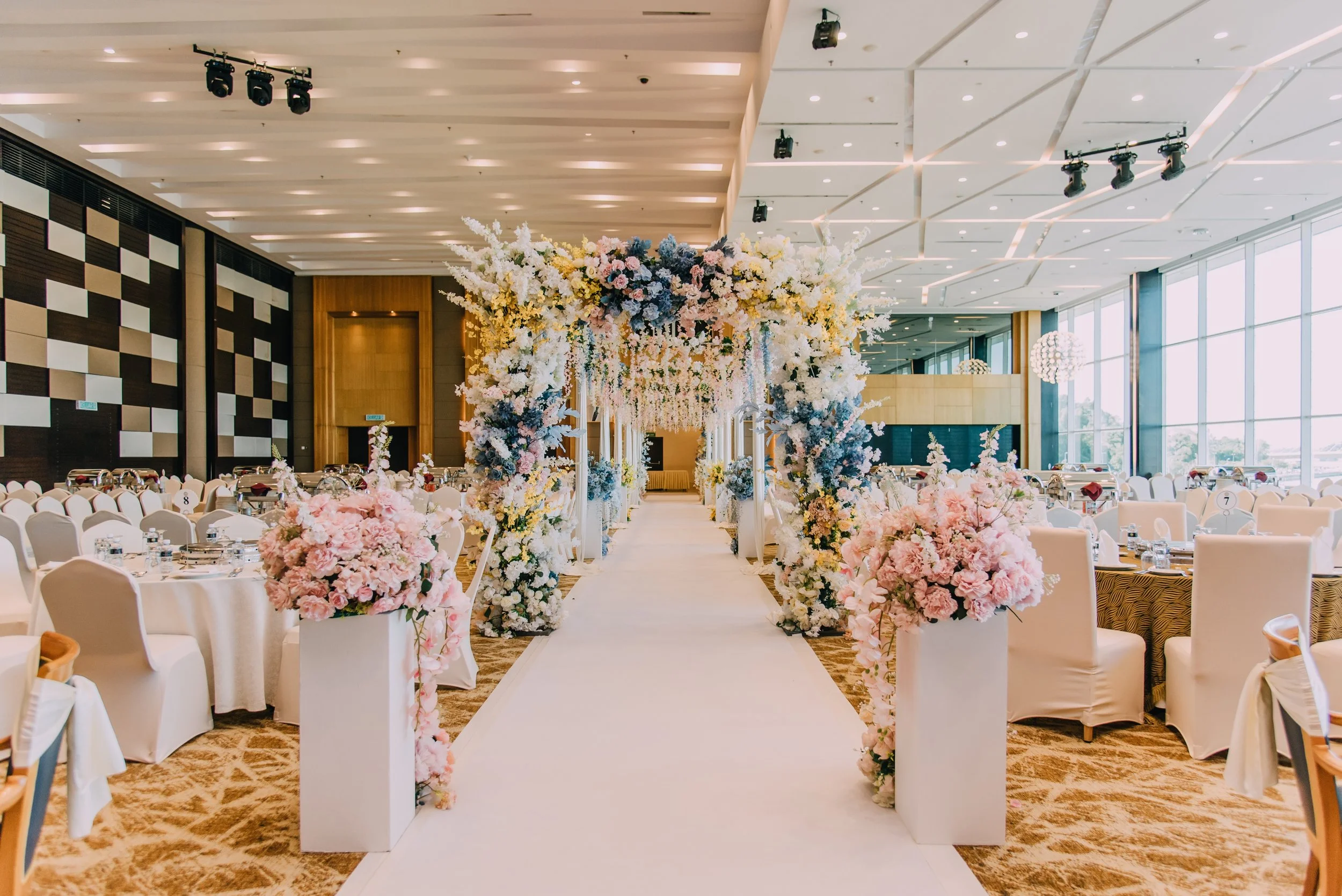 Walkway aisle.jpg