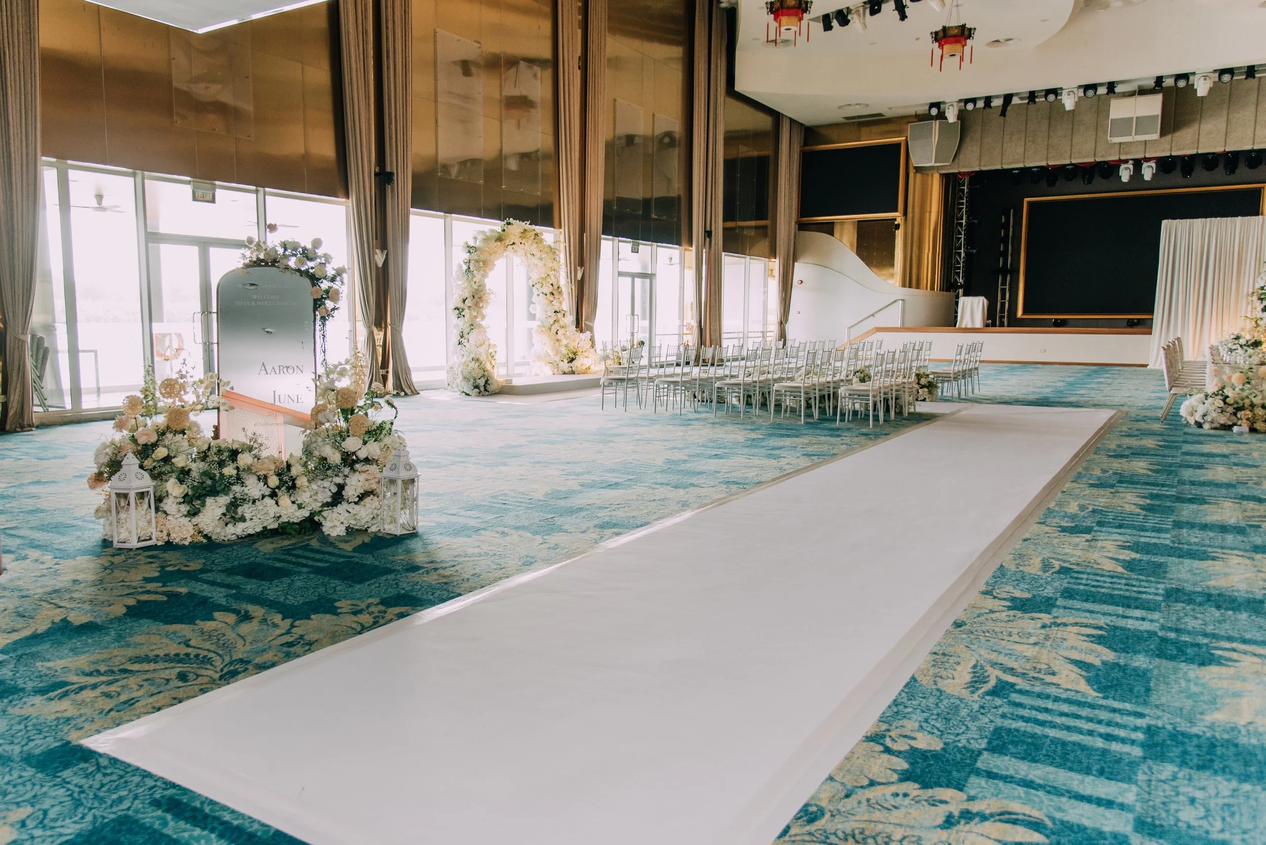 White walkway carpet.jpg