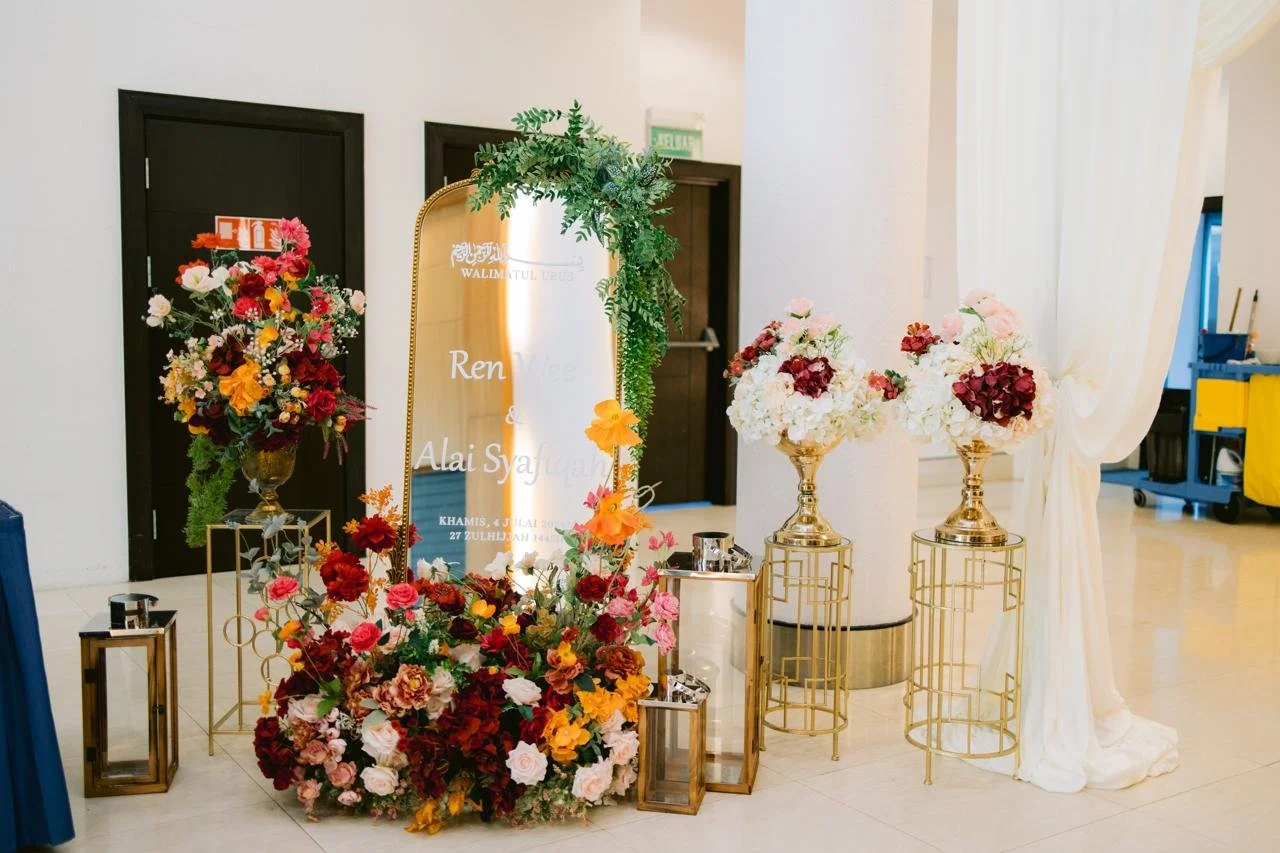 Mirror Entrance Deco.jpeg