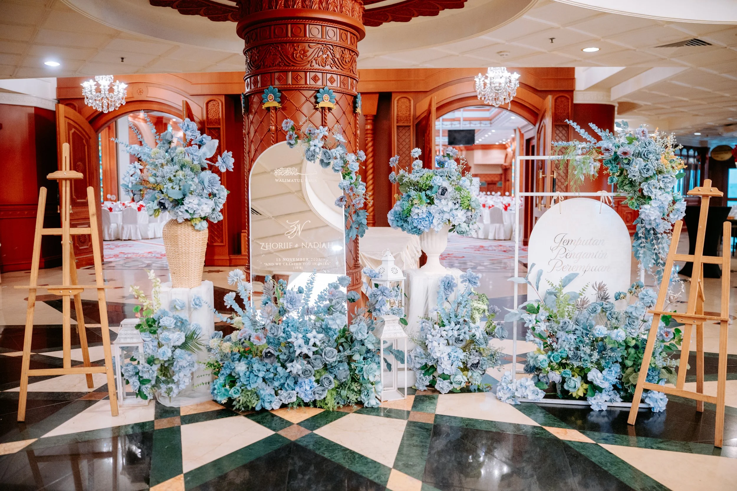 Mirror entrance deco.jpg