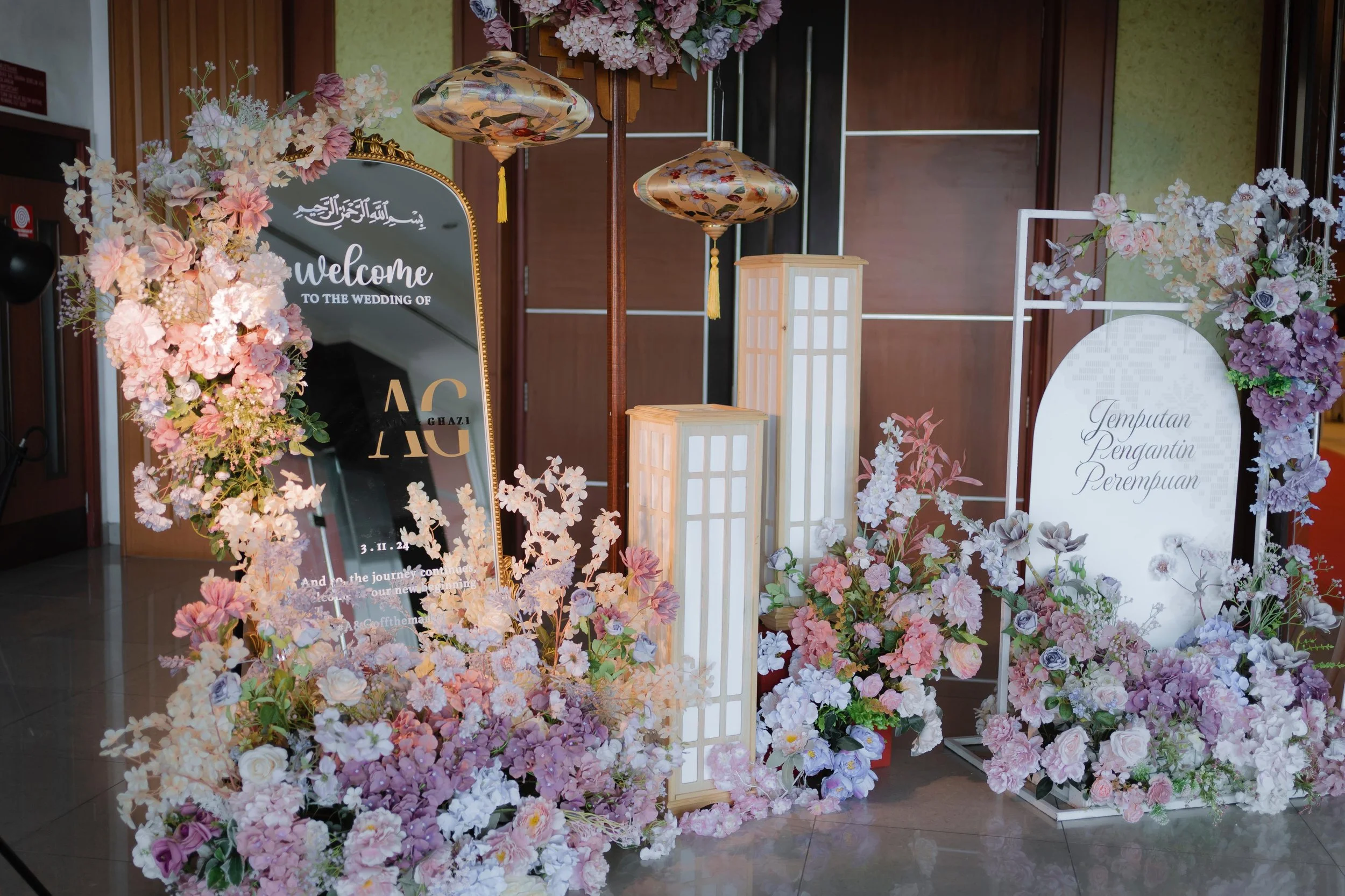 Entrance deco welcome board mirror.jpeg