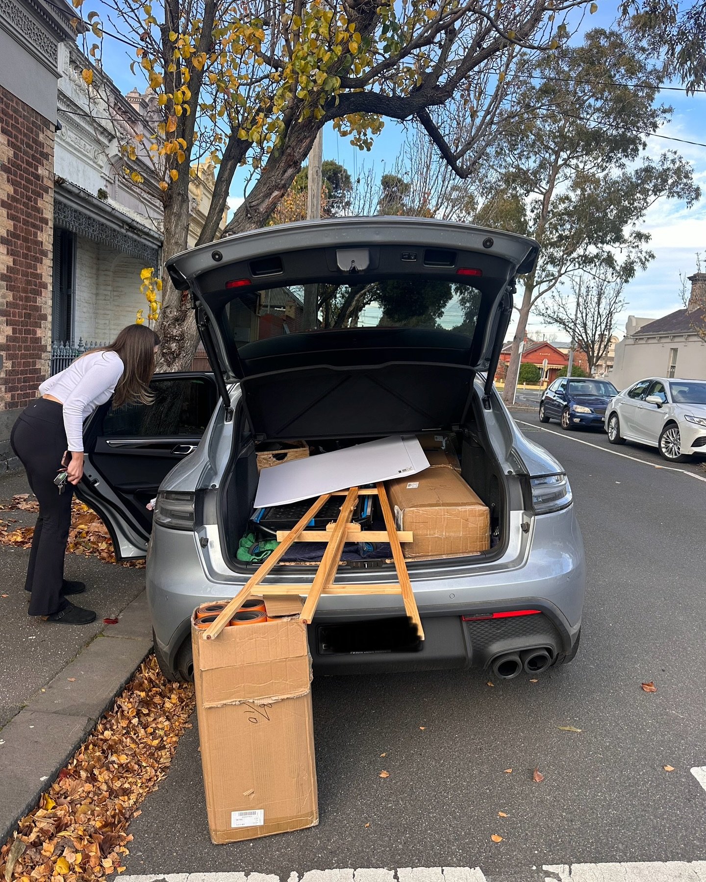A Soluna class from start to finish (our Soluna Refresh Class tonight in Melbs ✨🫶🏼)
1. Packing and unpacking the car with all our goods - always squishing it all in but it works 
2. Mat &amp; headphone set up, this time with a gift from @pinkyandka