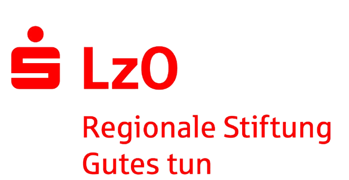 Logo der LzO mit dem Text "Regionale Stiftung Gutes tun" in Rot auf transparentem Hintergrund.