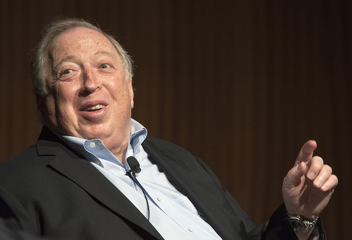 Portrait of famous sport photographer Neil Leifer