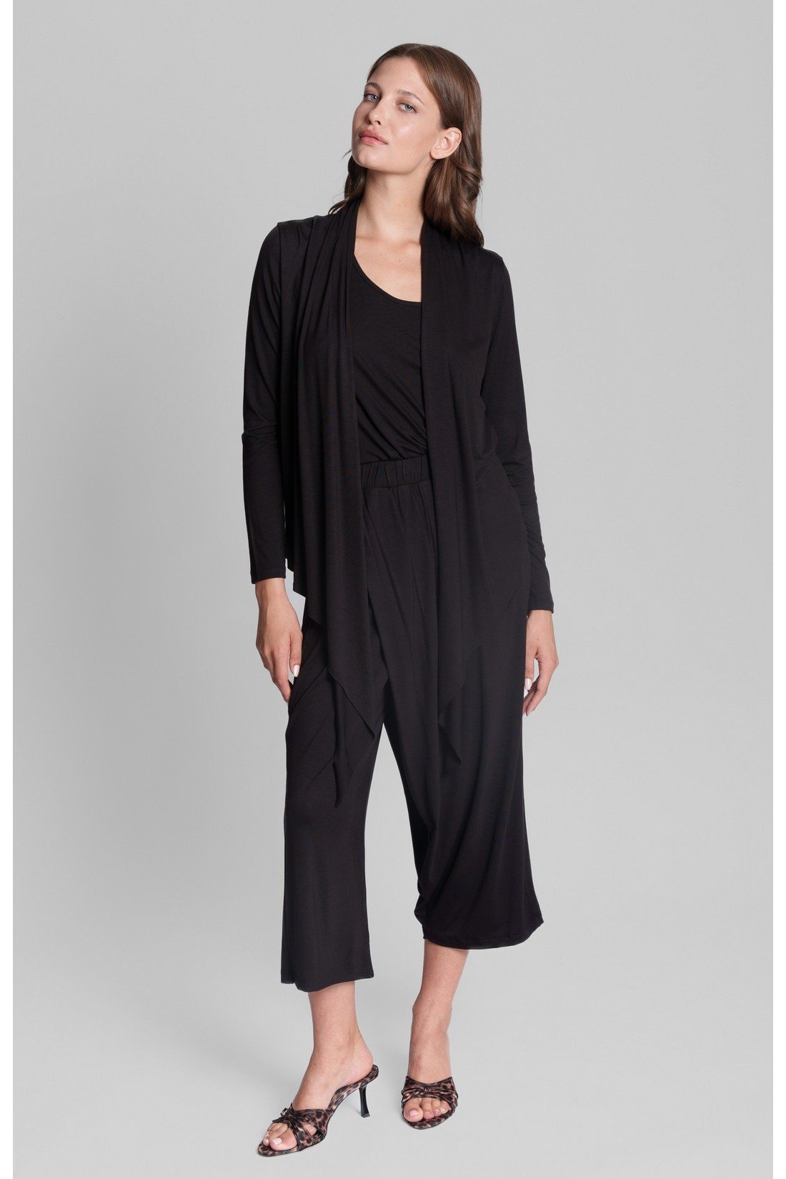 yoon-cardigan-01.jpg