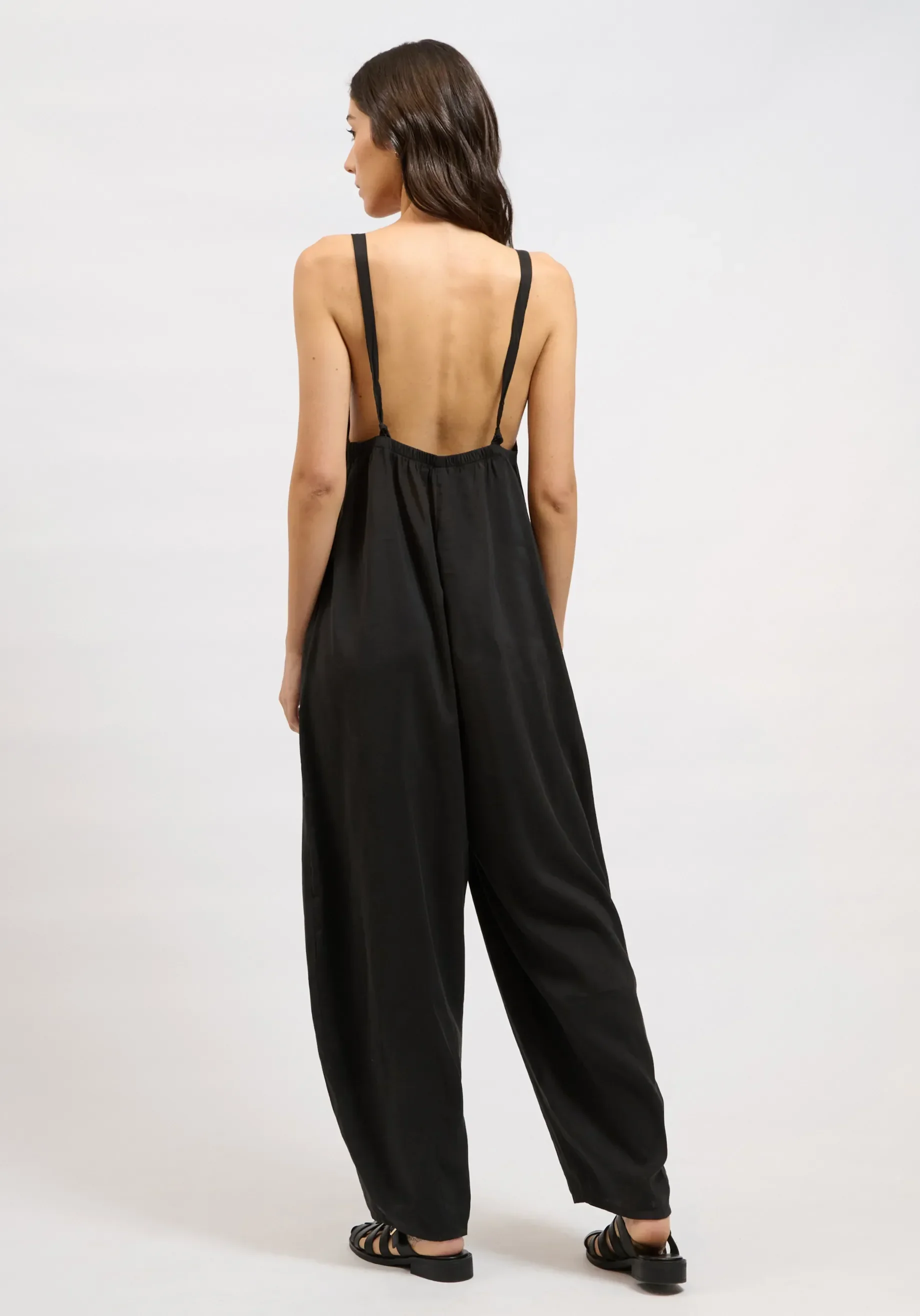 MARCH+JUMPSUIT_3-1840x2632.webp