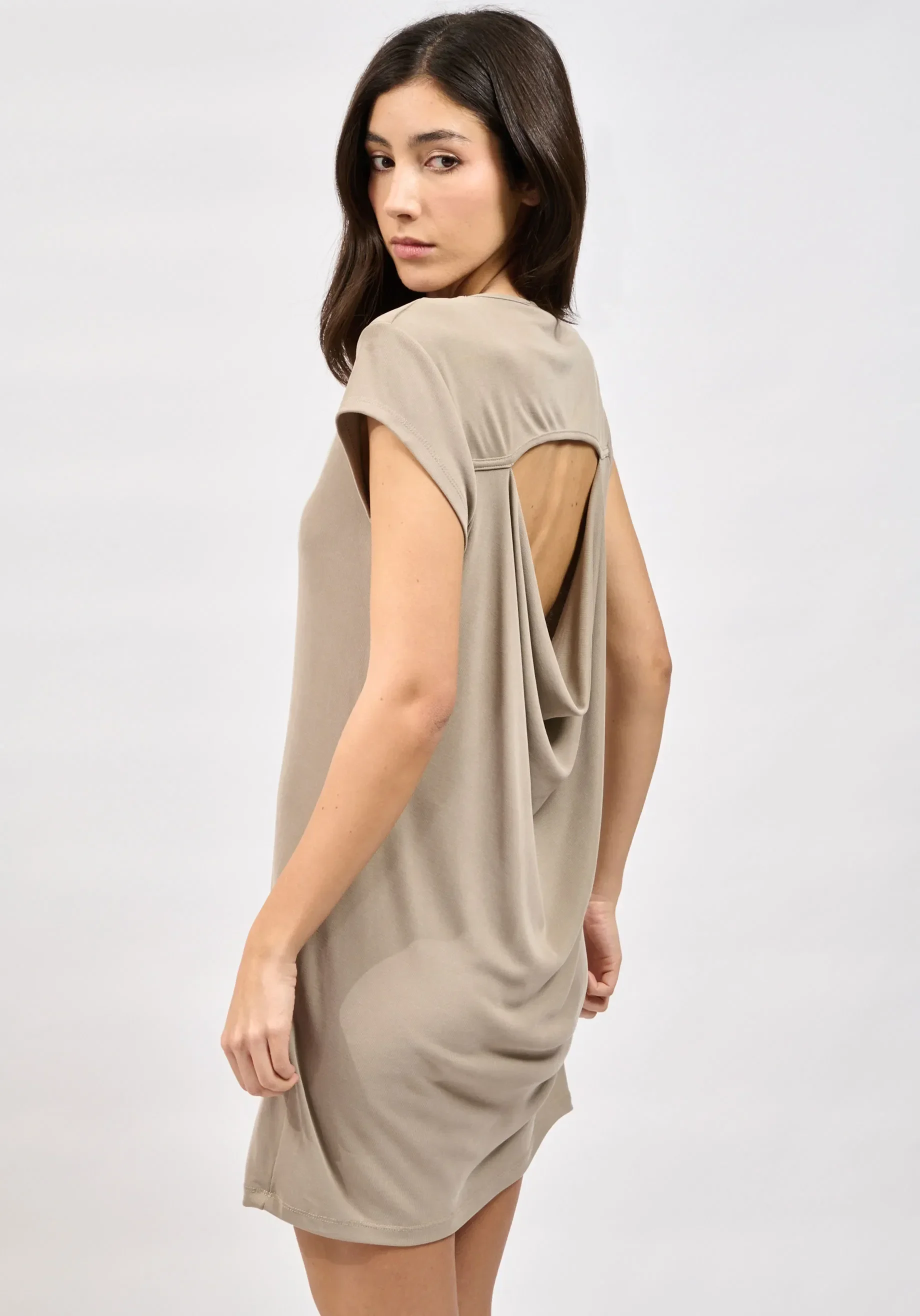 OAK+DRESS+TAUPE_2-1840x2632.webp