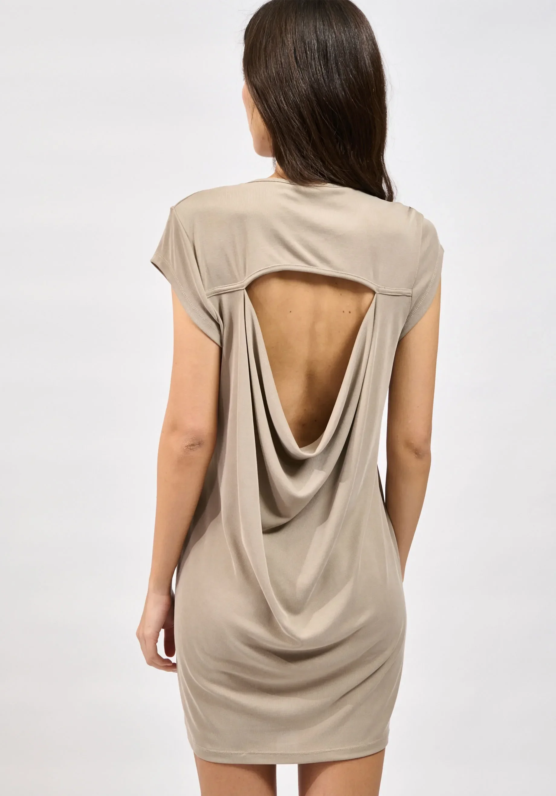 OAK+DRESS+TAUPE_3-1840x2632.webp