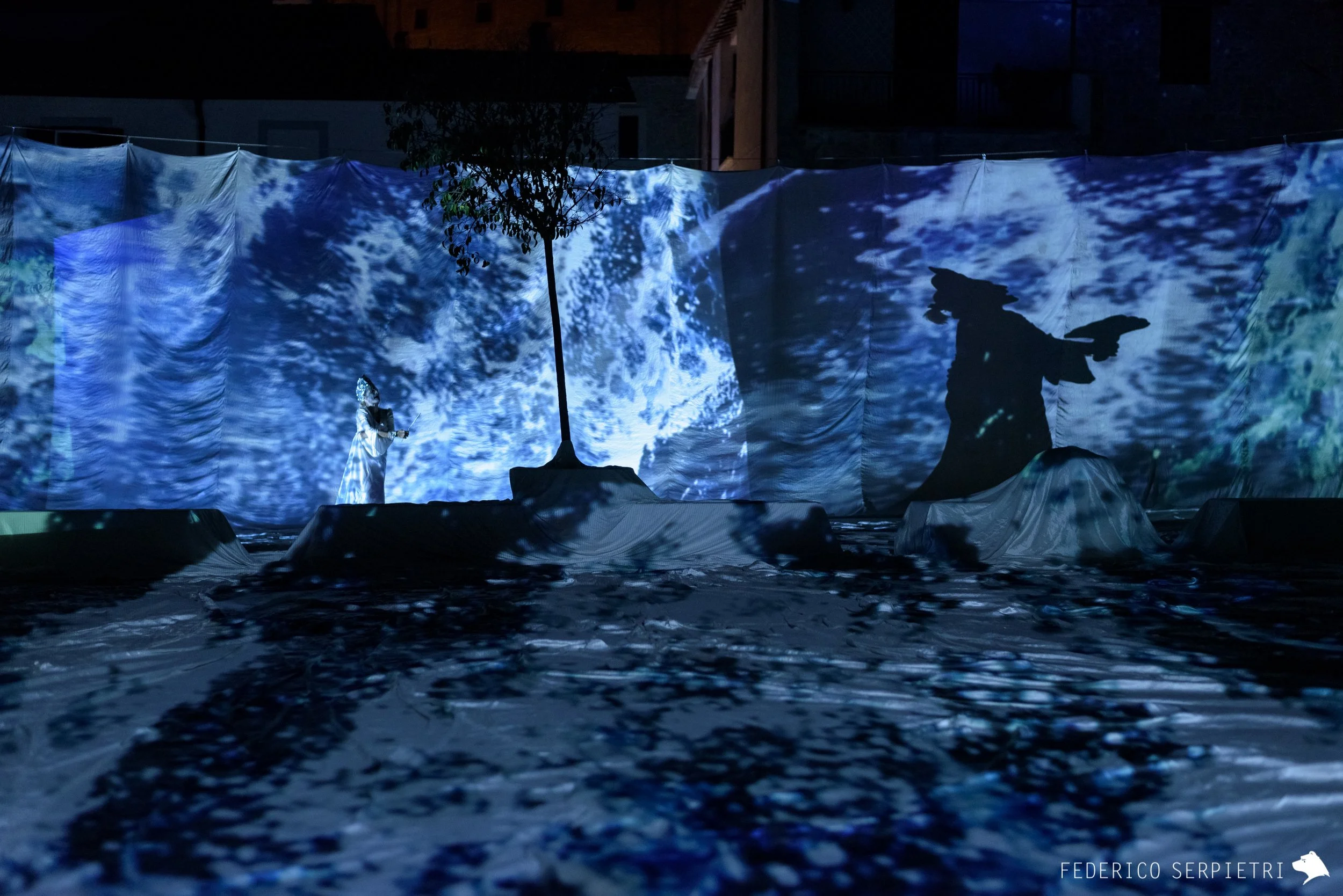 Teatrul Masca - Bucarest (Romania) Spettacolo "Six memos for this millenium"