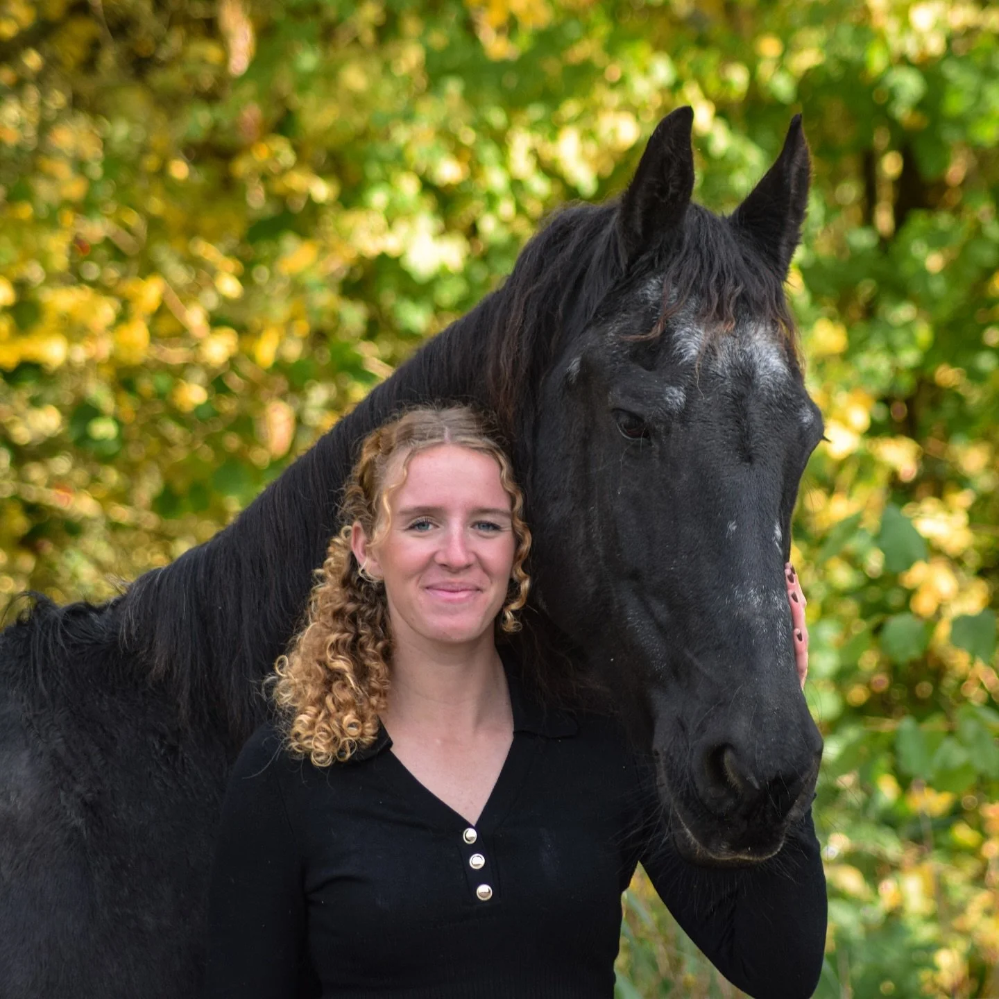 Heerlijk dagje 💕

Vanmorgen een kilometertje buiten gezwommen. Water temperatuur 10&rsquo;C. Opwarmen was niet moeilijk met het heerlijke zonnetje vandaag ☀️ Ik heb zelfs lekker in m&rsquo;n hemdje gereden op Timon. Voor het eerst weer sinds oma ove