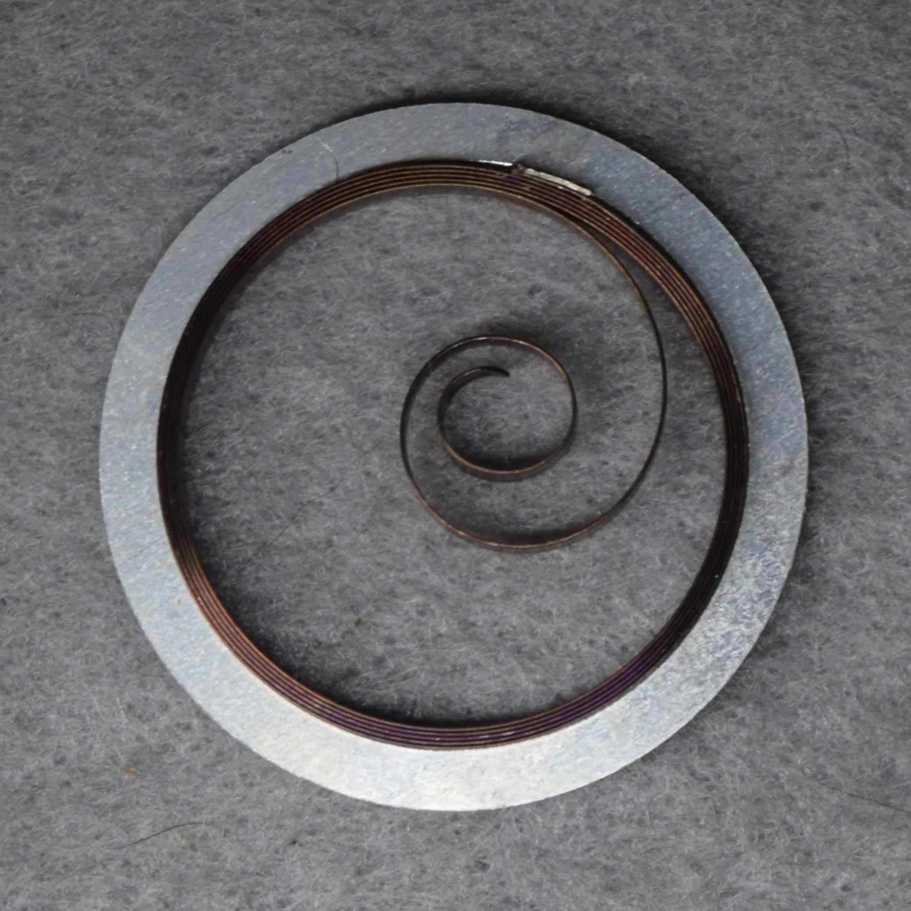 Marco Mainspring No. 1002 – for Seth Thomas 18-size Century, wider, Factory No. 729 - Made in Switzerland