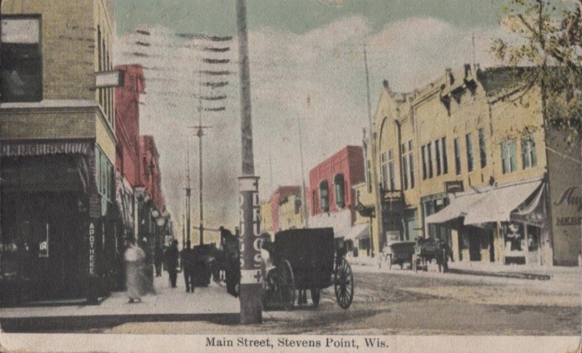 The postcard photographs below show Main Street at the turn of the twentieth century when Reton Bros. & Co. & Co. operated their jewelry store on there.