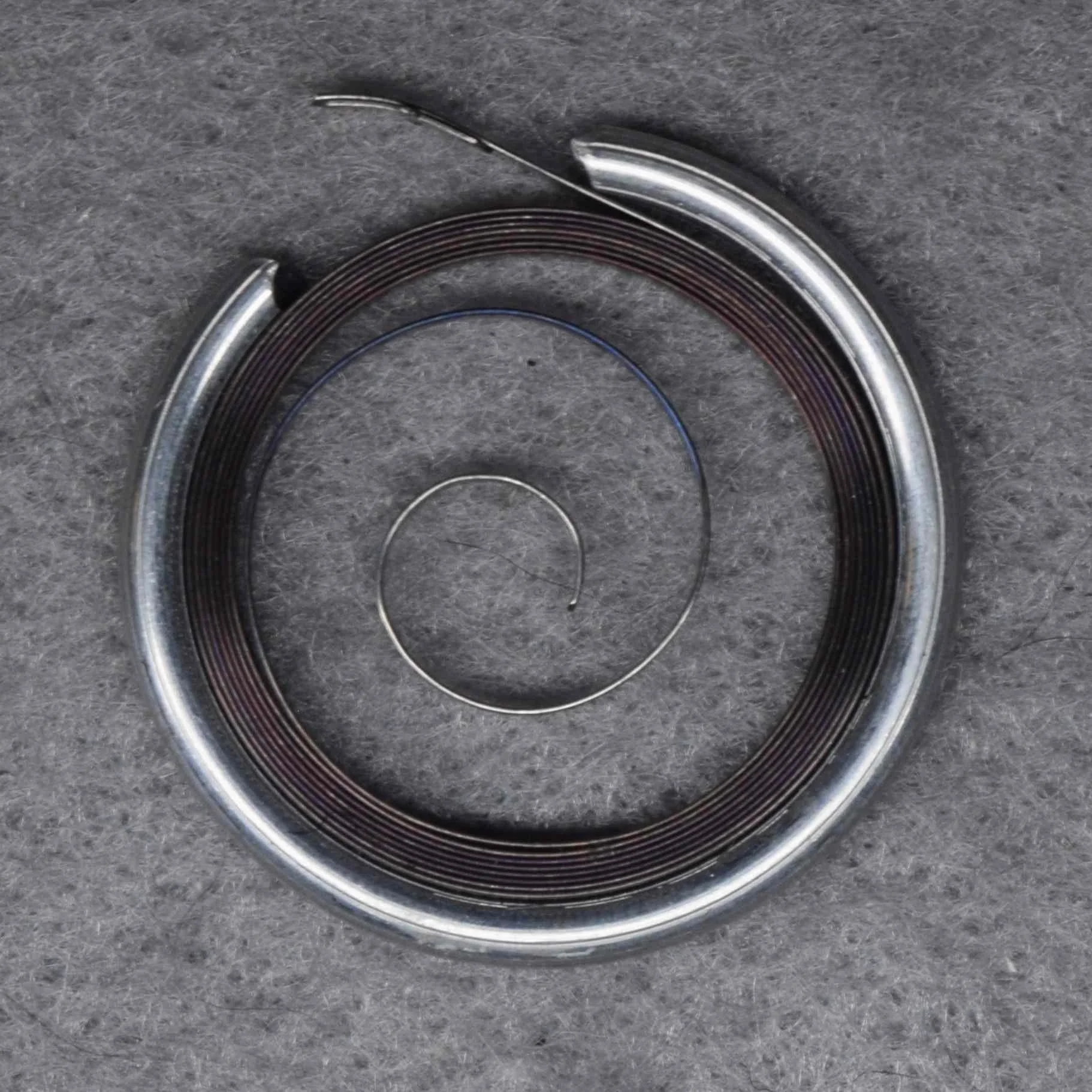 Charles Robert Mainspring No. 706 – for Seth Thomas 6-size Factory No. 1026, 1.9 millimeters wide, 0.205 thick, or, 10 wide, 3 thick Dennison gauge.