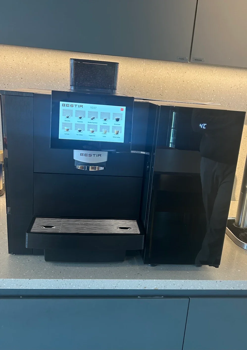 Our central London customer upgraded their old coffee machine for a brand new Bestir BM80!