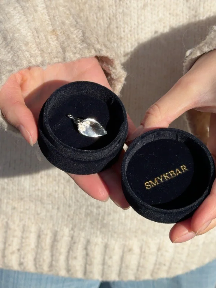 Gifts for the upcoming confirmation season? Or maybe for a christening? 🤍💌

Create a personal charm, something they can carry with them through life ✨ or gift a giftcard specifically for a Sculpt Studio workshop. 

See more or book/buy the giftcard