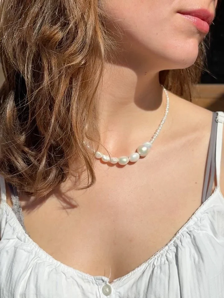 Jewelry for special occasions? Wether it&rsquo;s a confirmation, wedding, graduation 🤍✨ Swipe for matching pieces <3

#smykbar #konfirmation #konfirmationssmykker #bryllupssmykker #student