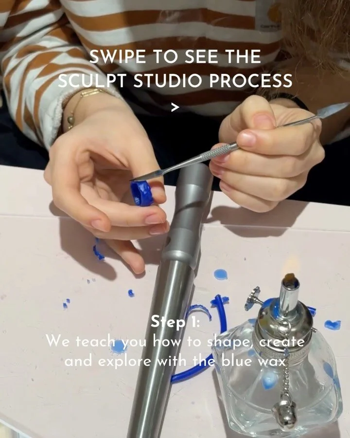 From your hands, to many others and back to yours (!!) 🕯️🤍✨

What starts as a wax model shaped by you passes through many(!!) skilled hands before becoming a finished piece in solid sterling silver ✨

Such a beautiful process that includes amazing 