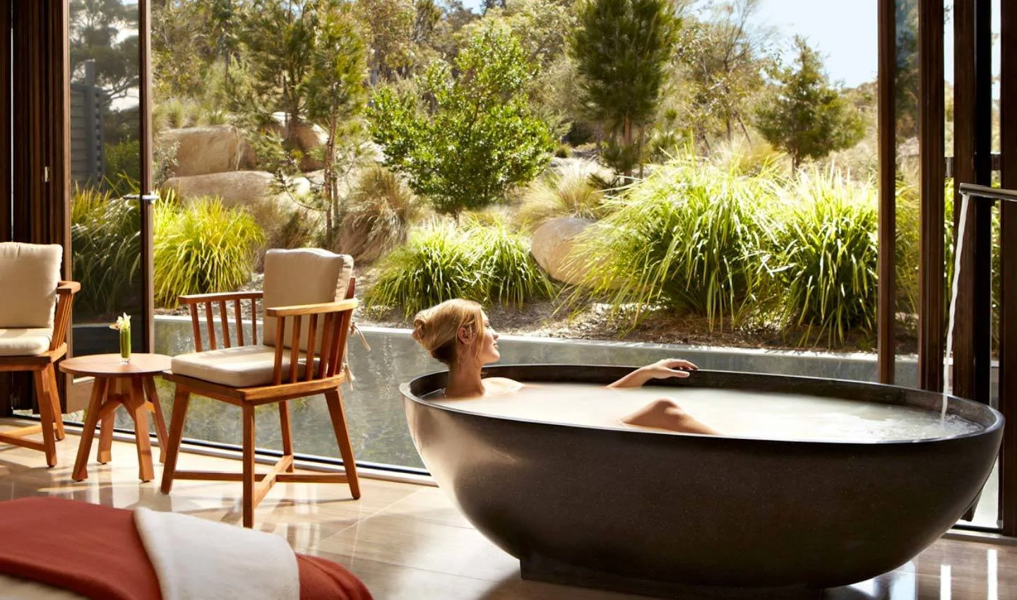 saffire-freycinet-spa-bath.jpg