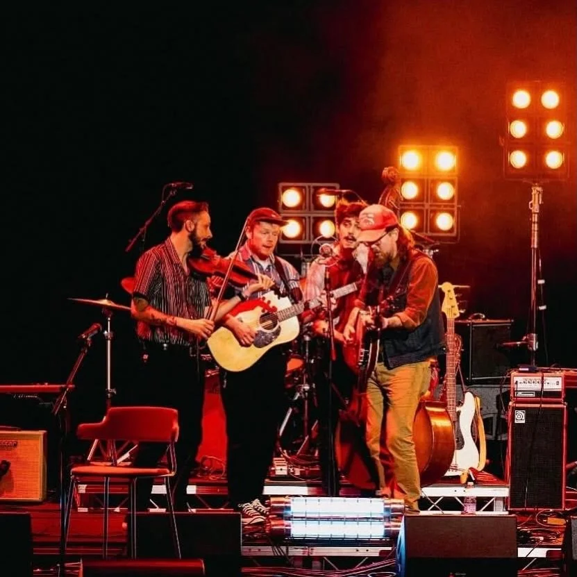 Unfortunately @hangracemusic isn&rsquo;t very well so she can&rsquo;t join us this evening, however the lovely @taffrapids will now perform a special hour long set from 7.40pm. Diolch @taffrapids &amp; get well soon Hannah 🫶

Tocynnau ar gael o Swyd