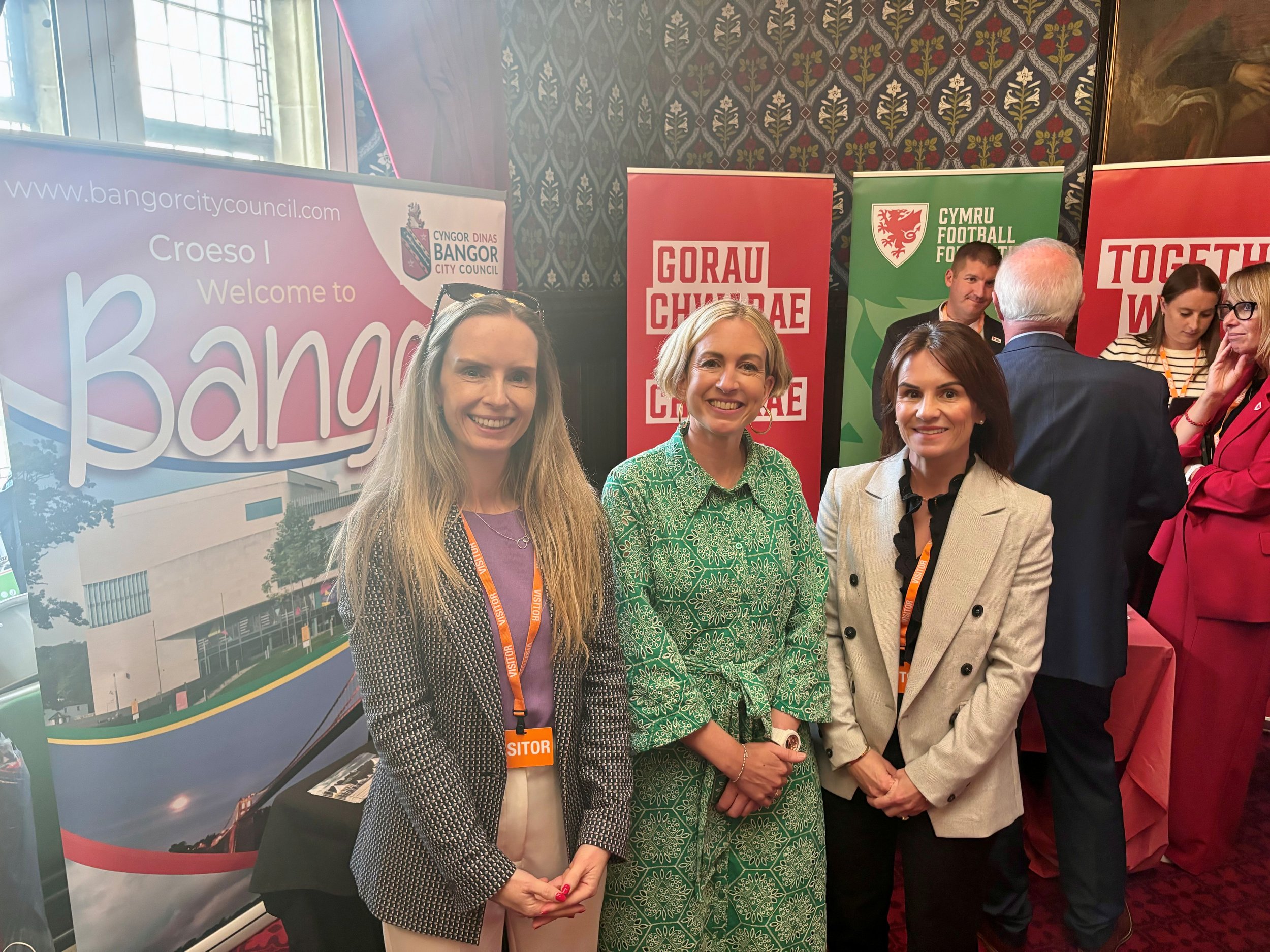 Llunwyr Tref a Dinas yn Dathlu Diwrnod Bangor yn Senedd y DU