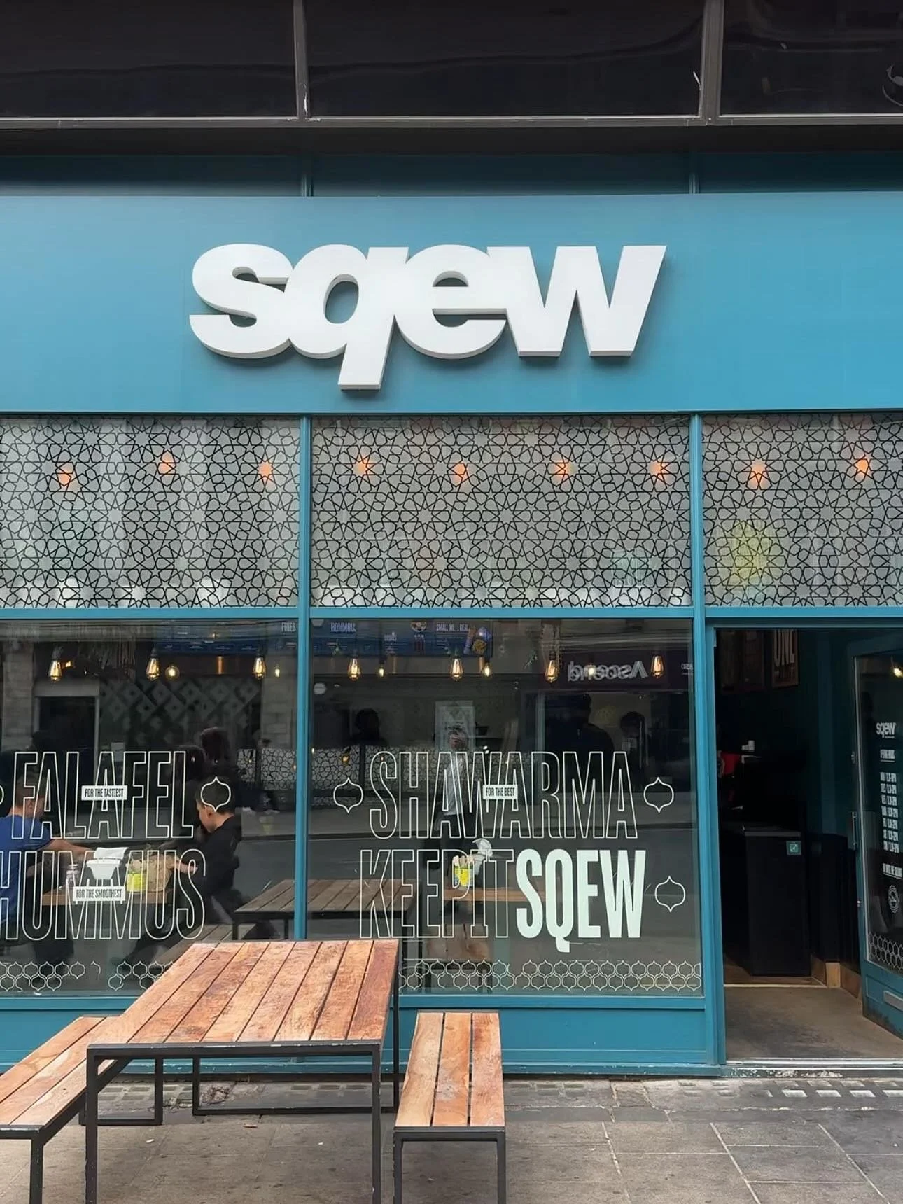 I was told by many people that @sqew.uk was not only the best kebab in Leeds, but in the entire country. It&rsquo;s safe to say it didn&rsquo;t disappoint. 

Check out my latest YouTube video where I sit down with the owner of Sqew, Mitchell Renshaw,
