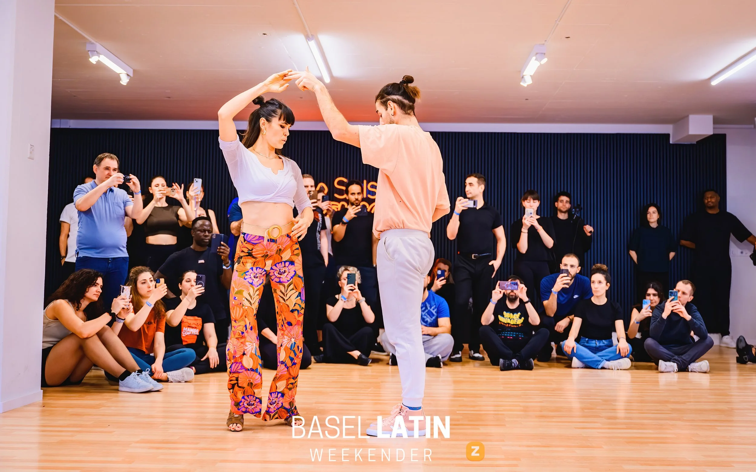 030_BailamosSalsaviernes_220225.jpg