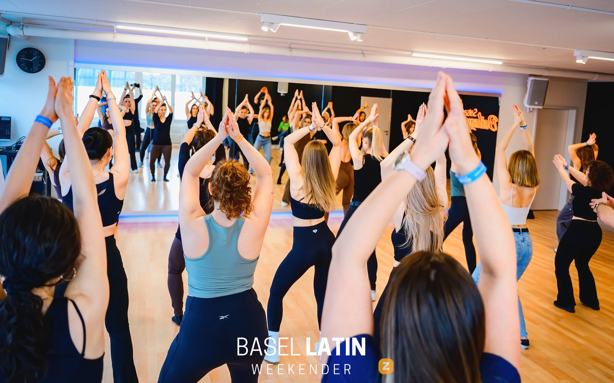 016_BailamosSalsaviernes_220225.jpg