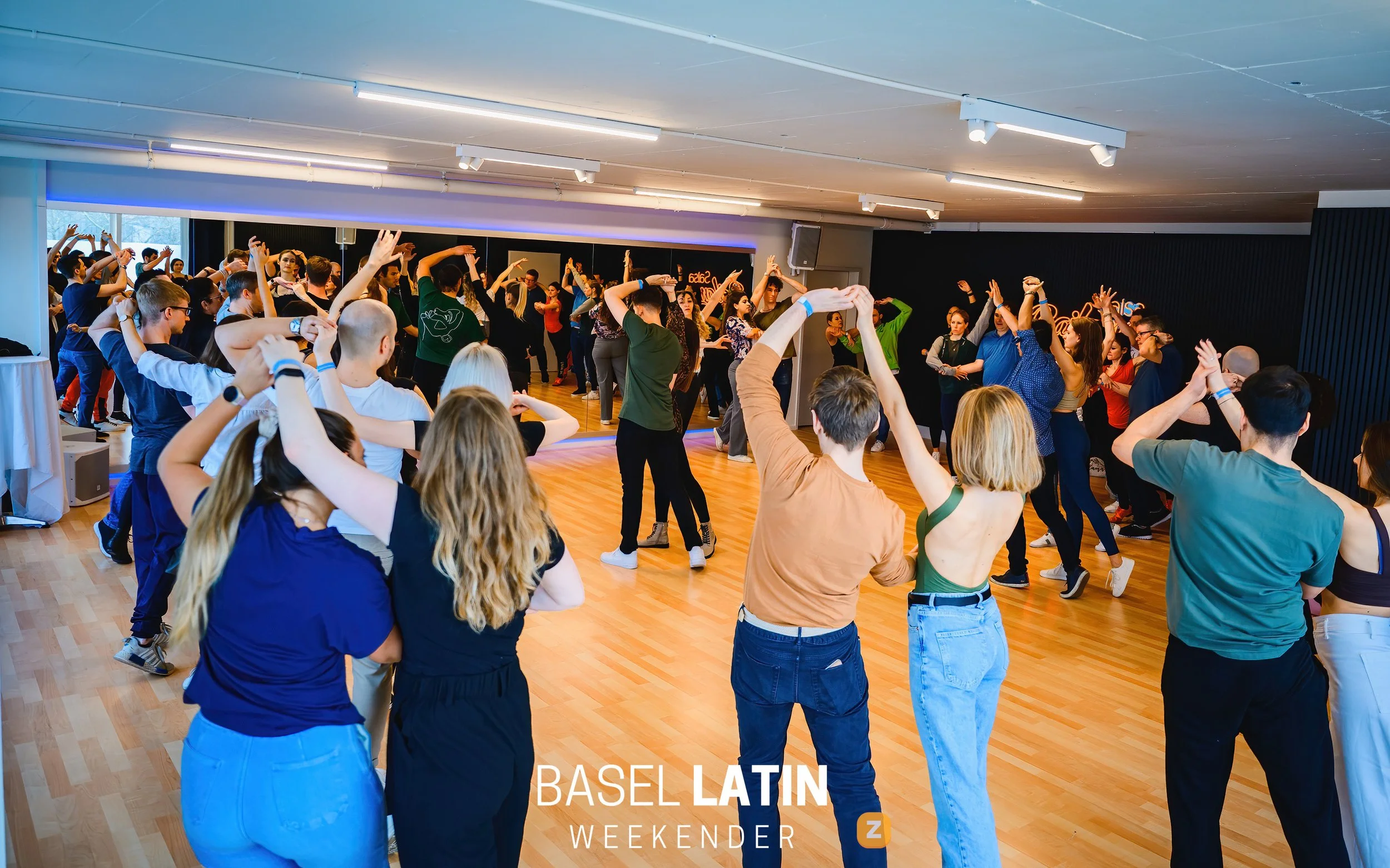 084_BailamosSalsaviernes_220225.jpg