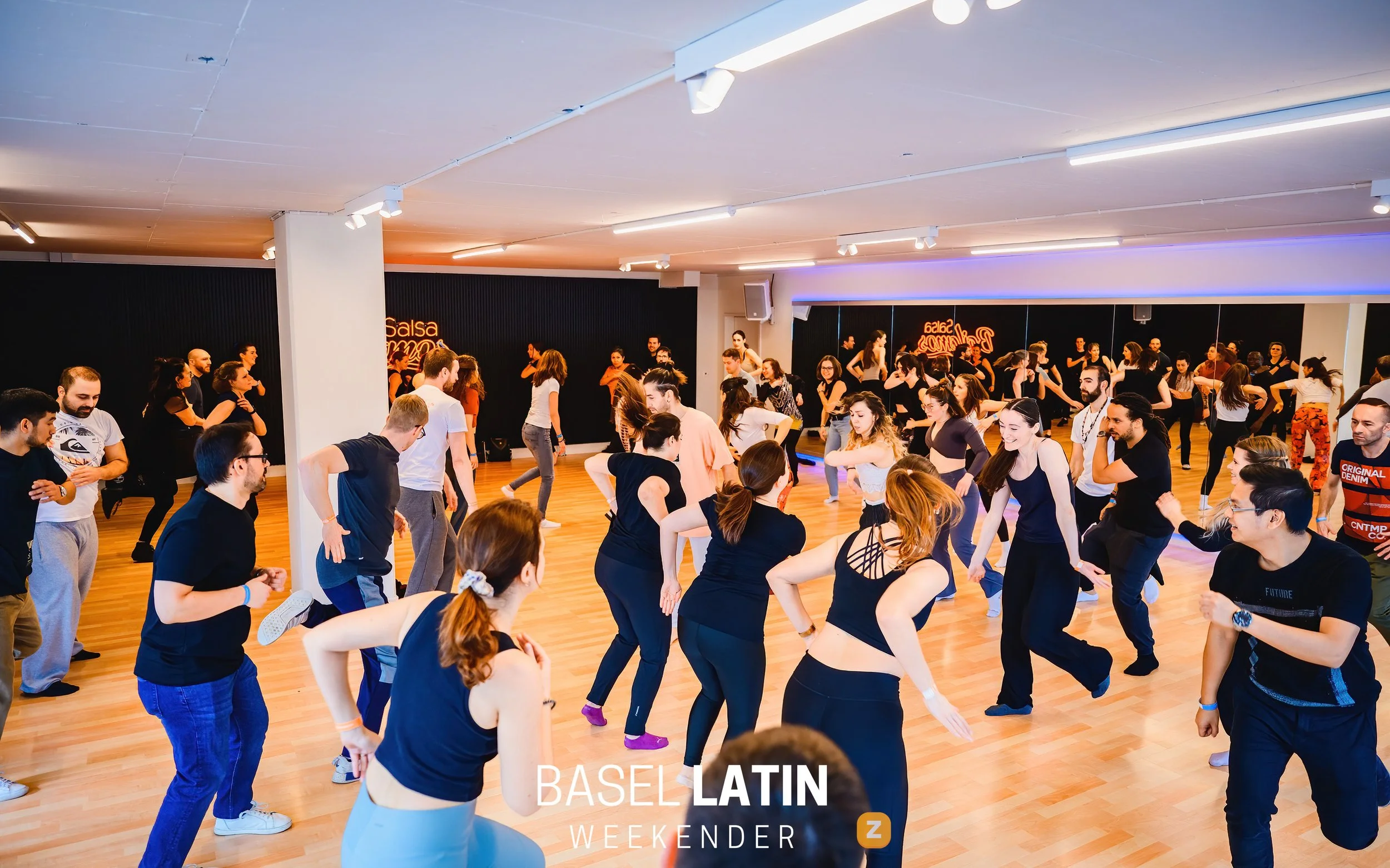 094_BailamosSalsaviernes_220225.jpg