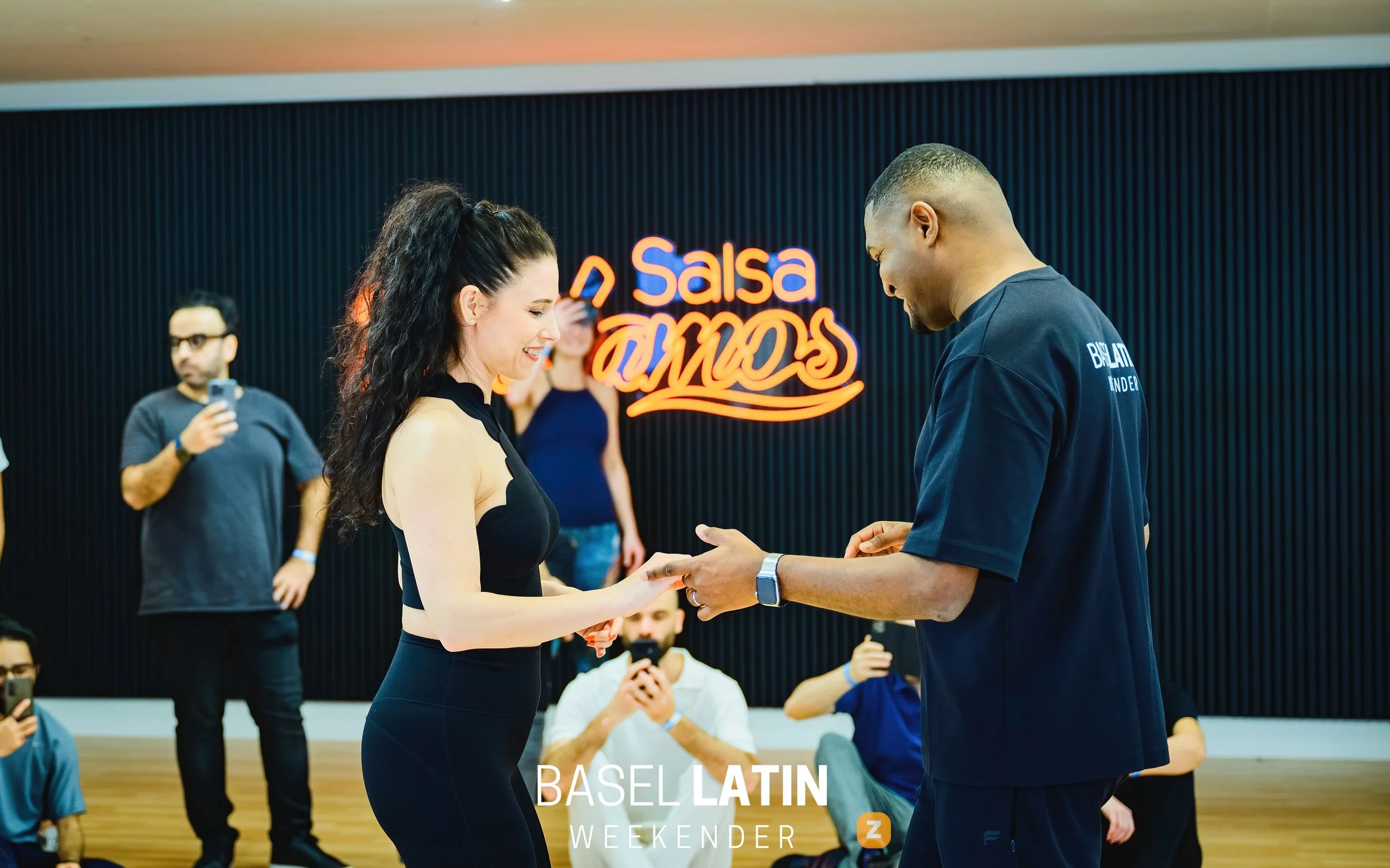 061_BailamosSalsadomingo_230225.jpg